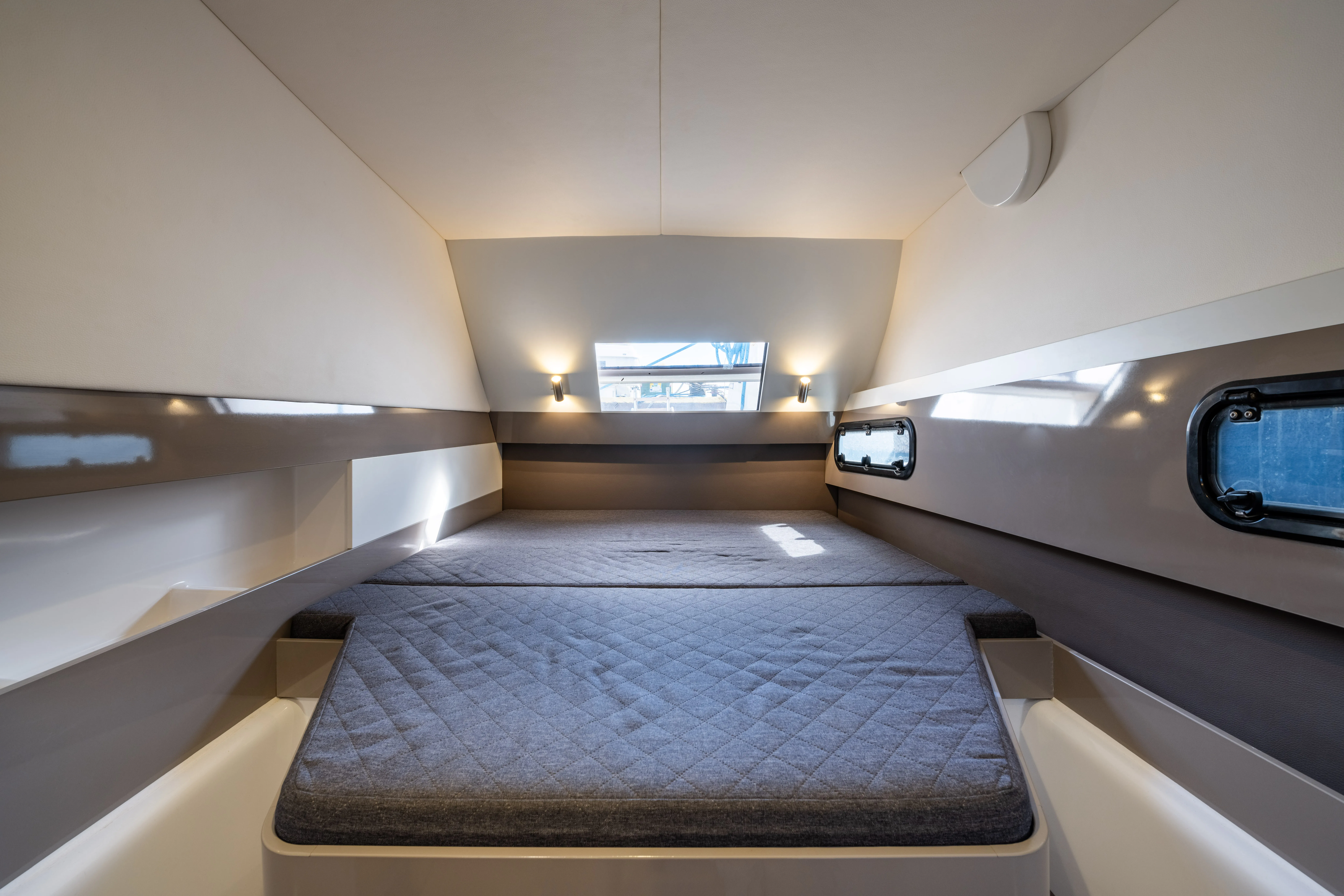 Bali 4.1 Theros — yacht photo 27