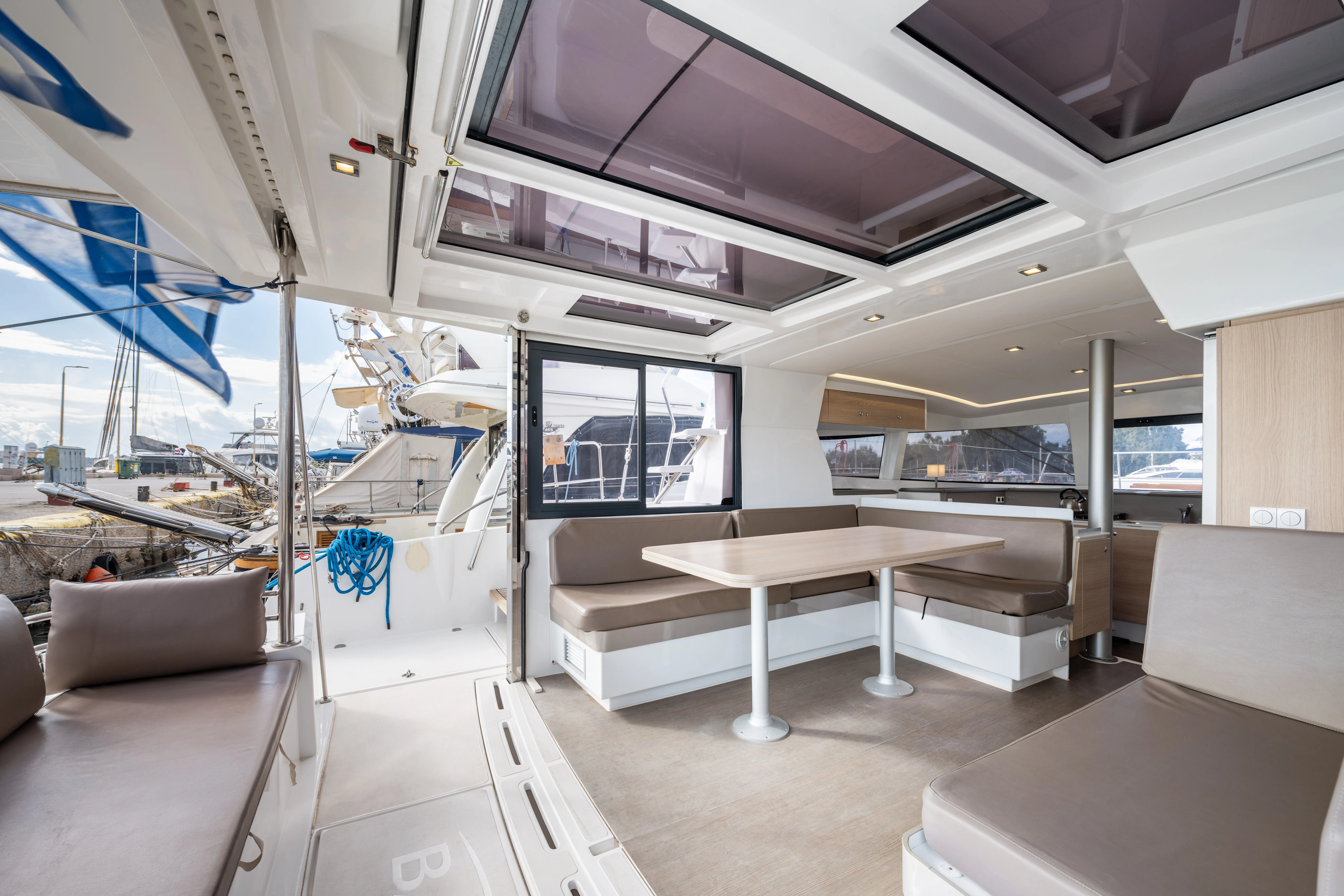 Bali 4.1 Theros — yacht photo 25