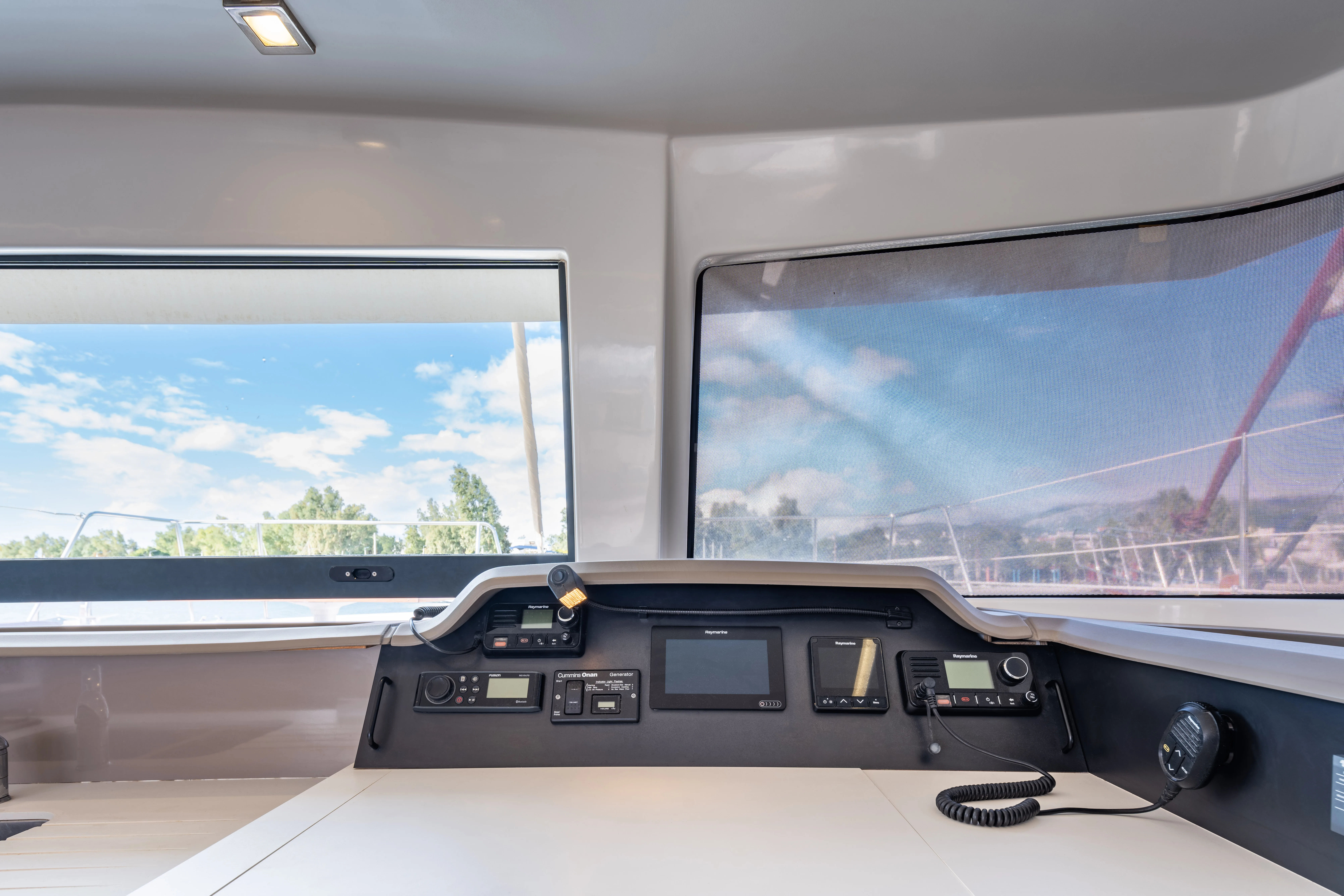 Bali 4.1 Theros — yacht photo 44