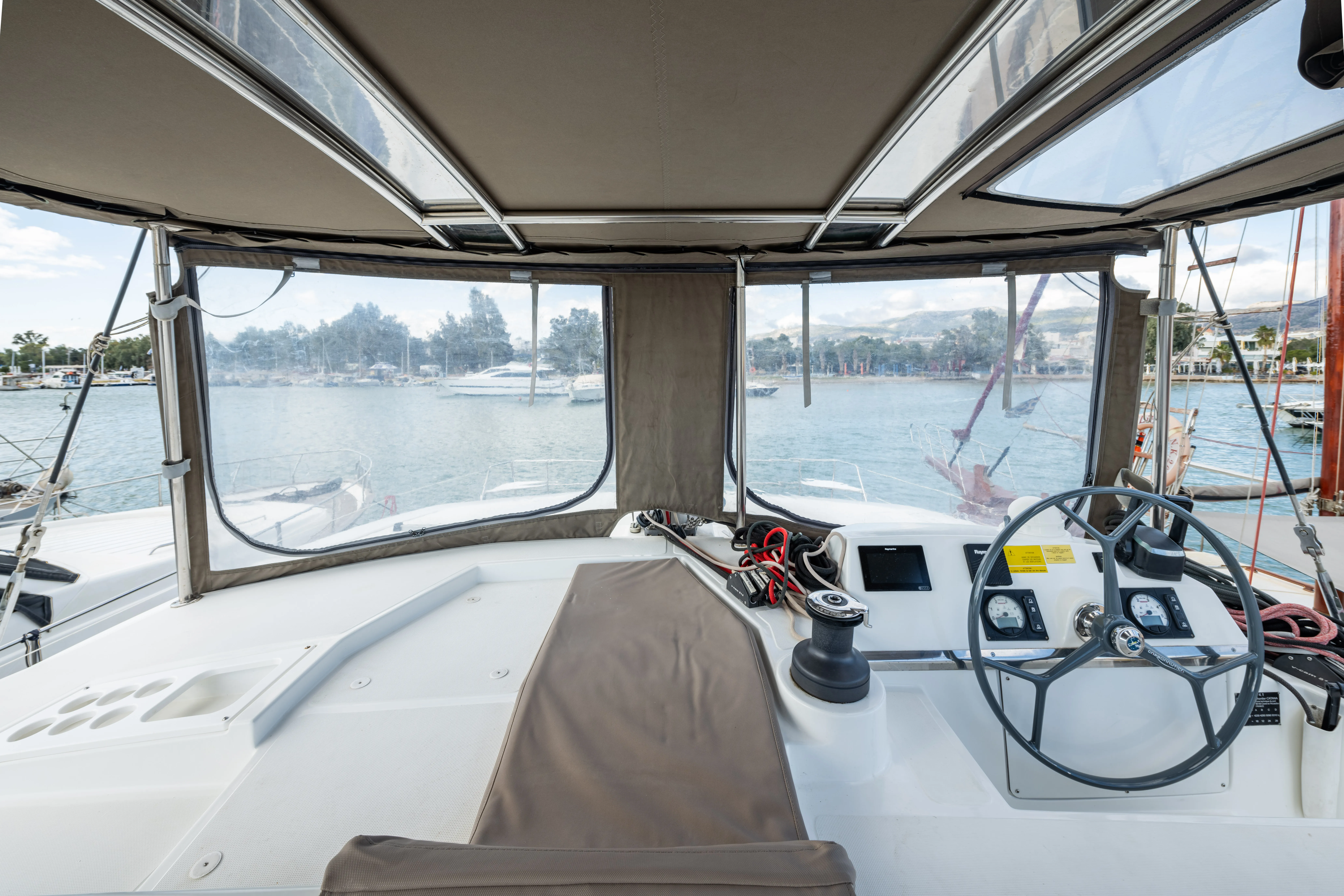 Bali 4.1 Theros — yacht photo 15