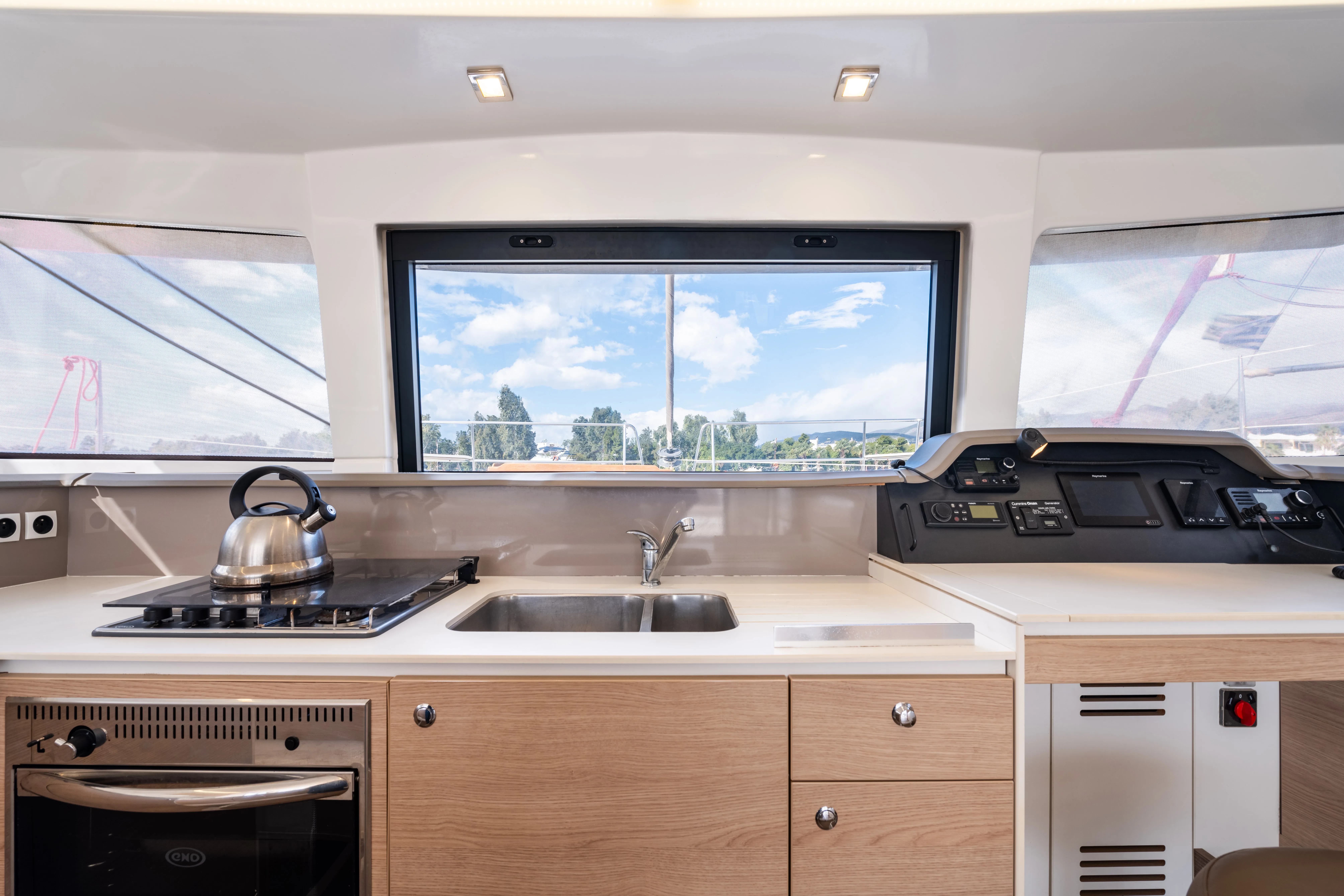 Bali 4.1 Theros — yacht photo 22