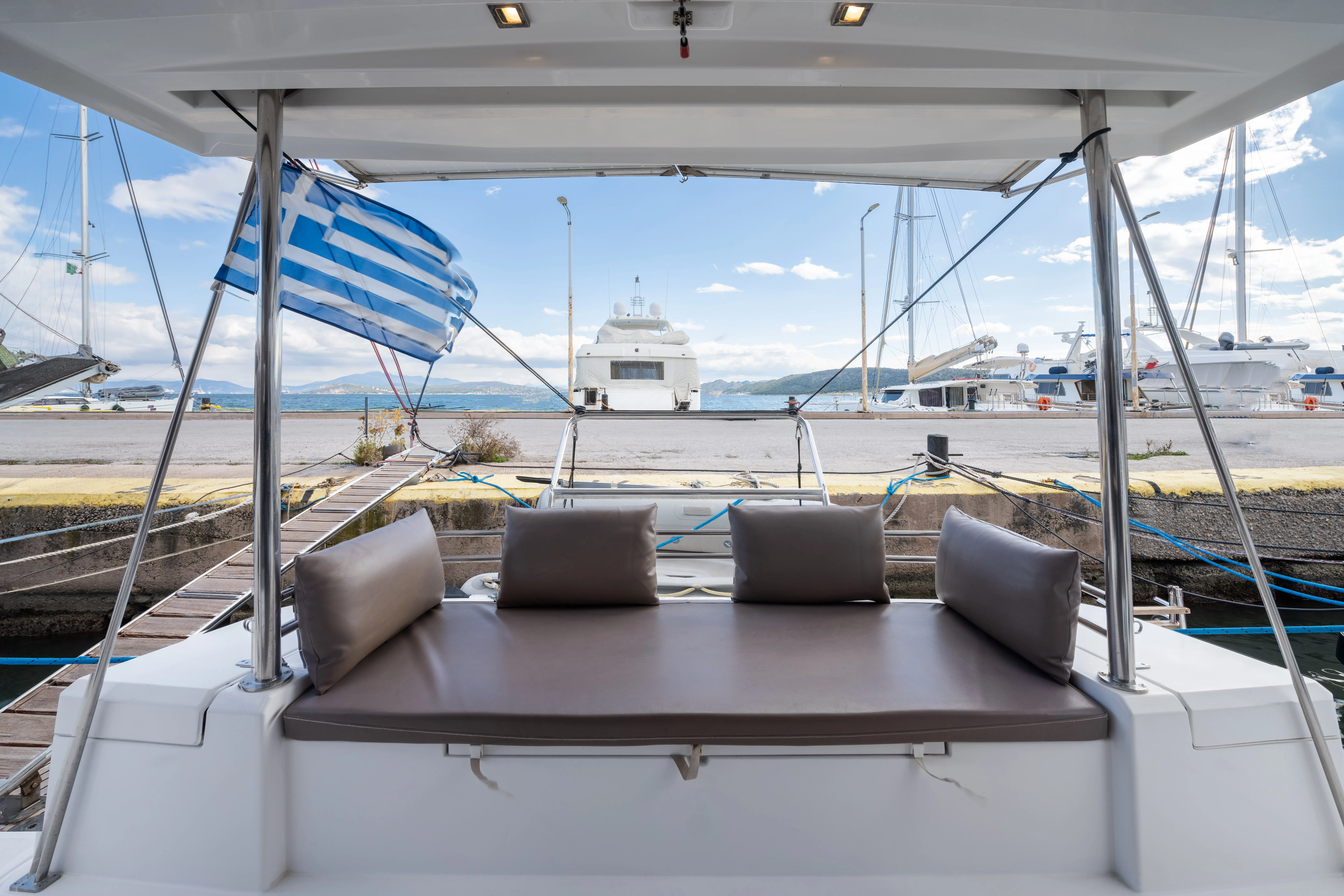 Bali 4.1 Theros — yacht photo 21