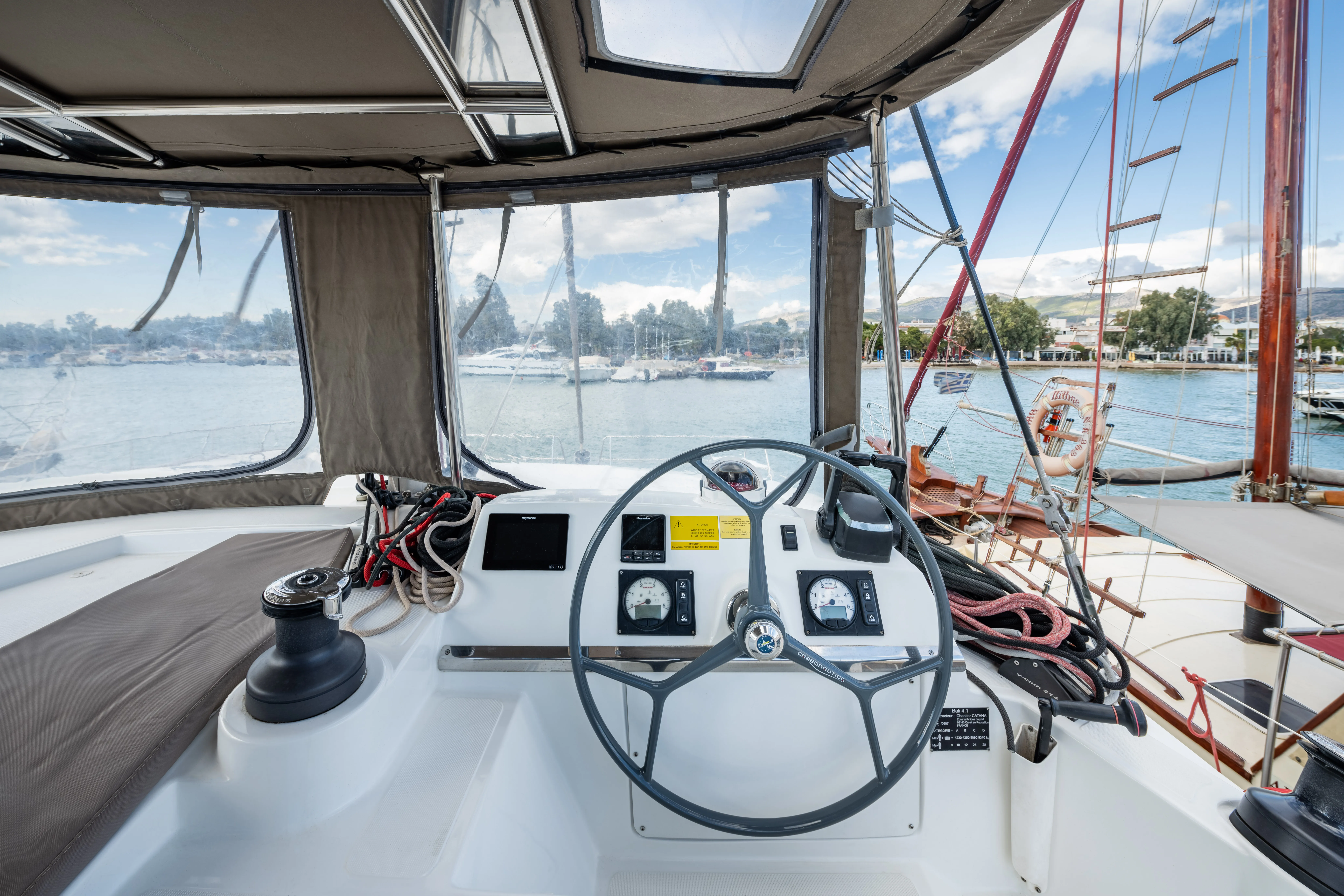 Bali 4.1 Theros — yacht photo 9