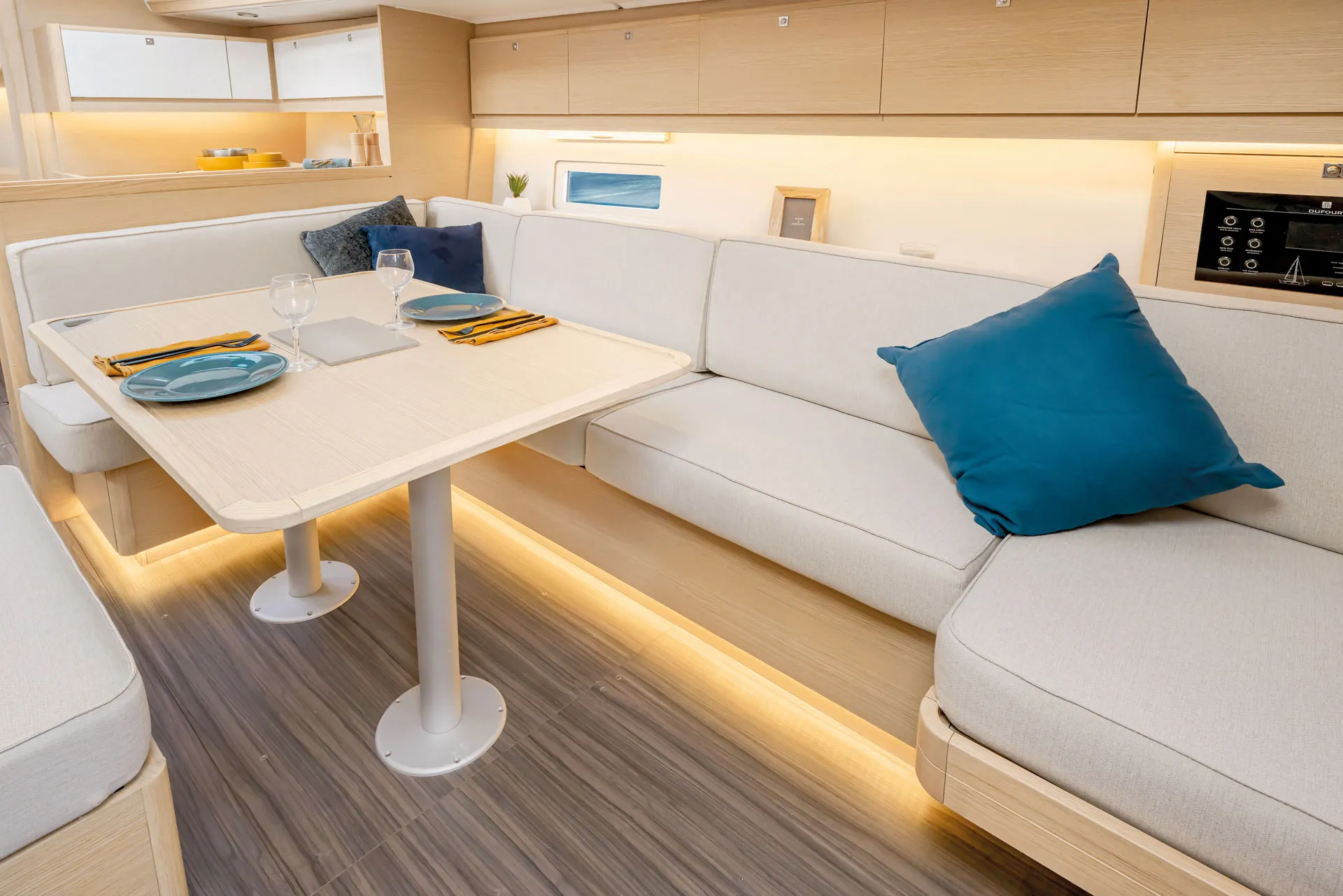 Dufour 430 Ventotene — yacht photo 2