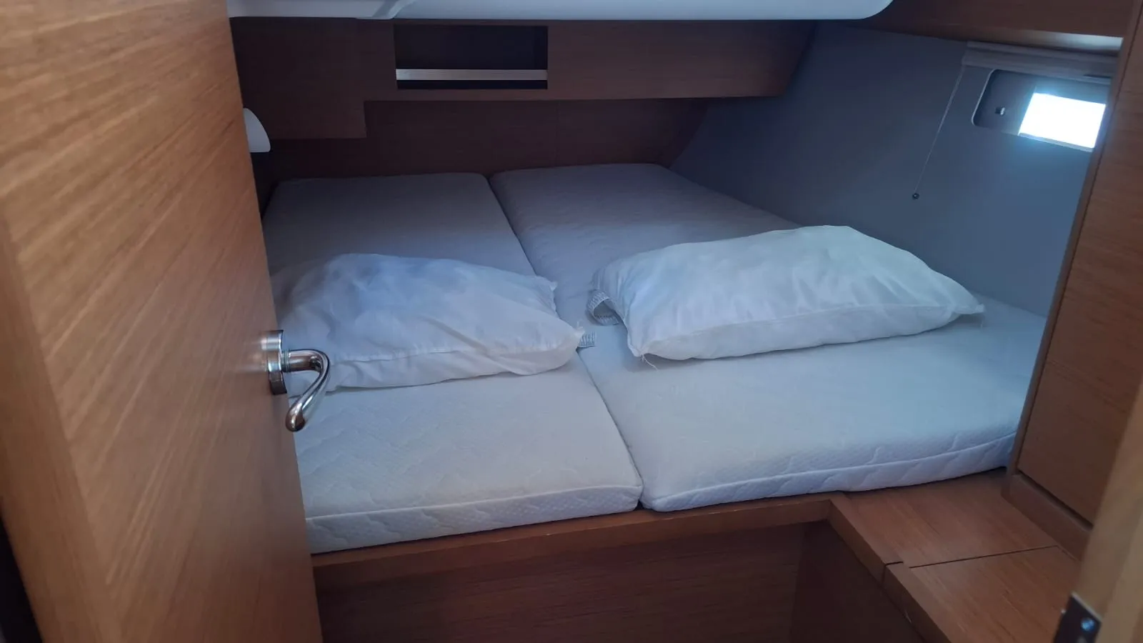 Dufour 430 Ventotene — yacht photo 12