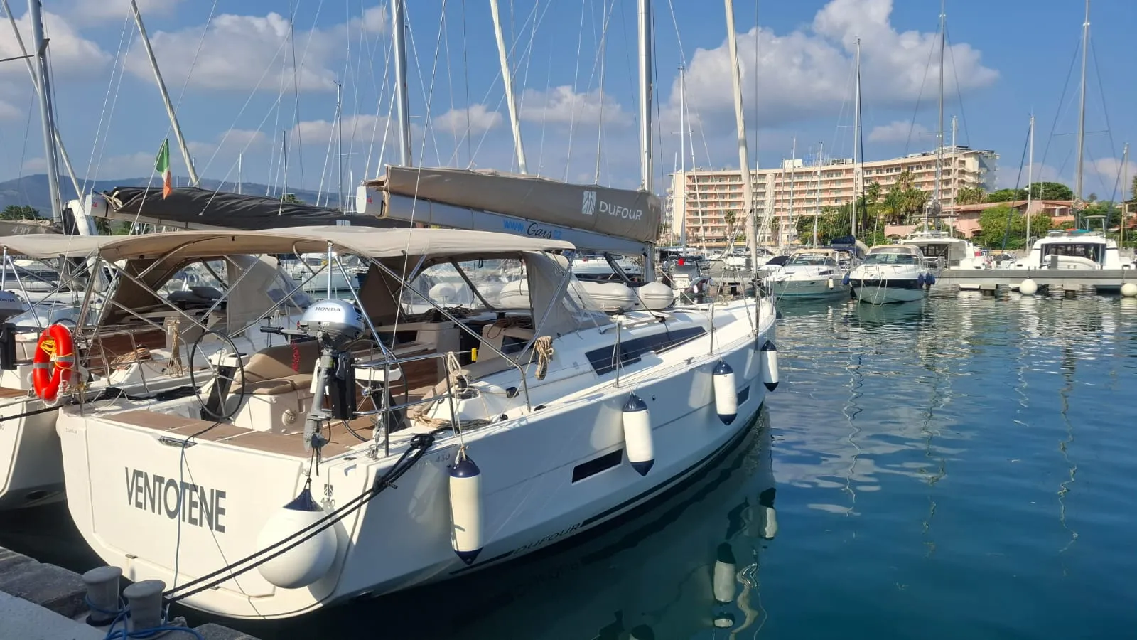 Dufour 430 Ventotene — yacht photo 16