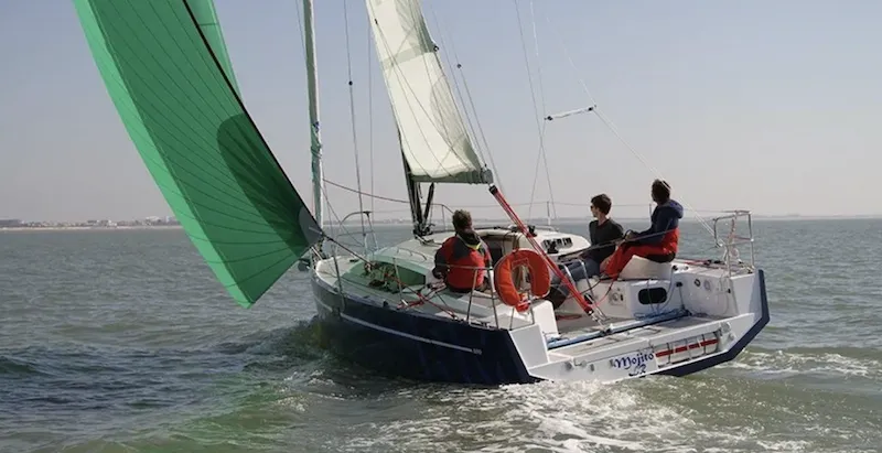 RM 890 Shore Line — yacht photo 2
