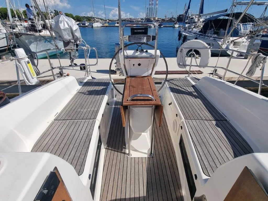 Bavaria 36 Cruiser Eleven — jahtikuva 2
