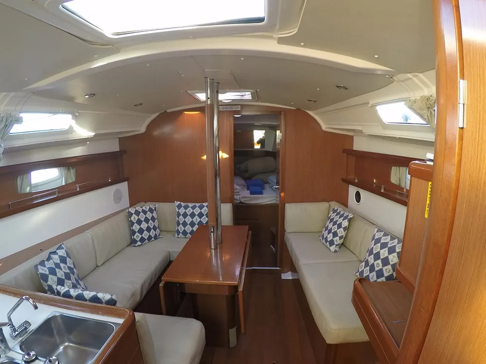 Oceanis 37 Tristaina — foto dello yacht n. 6