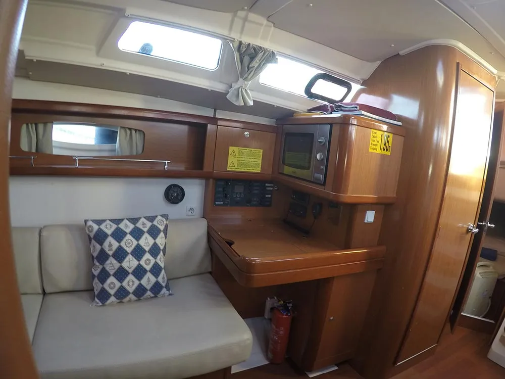 Oceanis 37 Tristaina — foto dello yacht n. 14