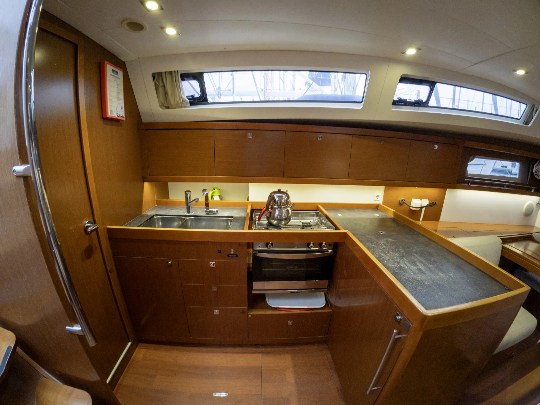 Oceanis 41 Tina — фотография яхты 12