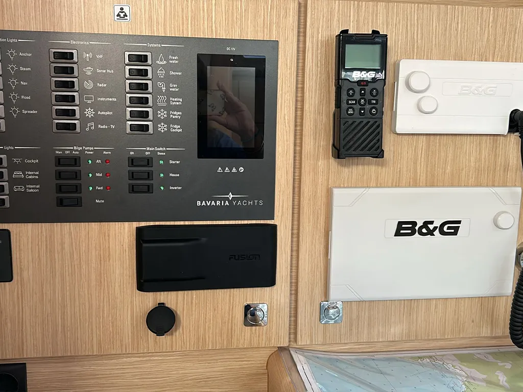 Bavaria C46 TOPAZ — фотография яхты 21