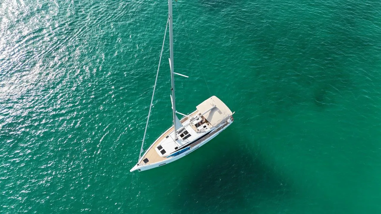 Bavaria C46 TOPAZ — фотография яхты 24
