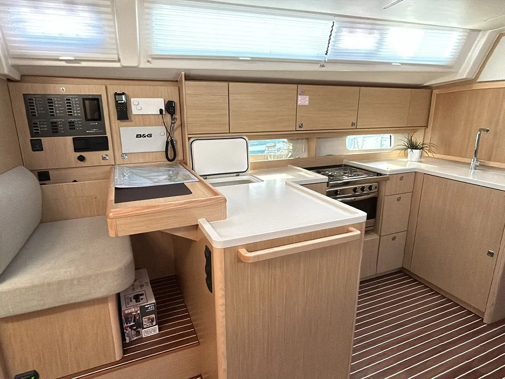 Bavaria C46 TOPAZ — фотография яхты 22
