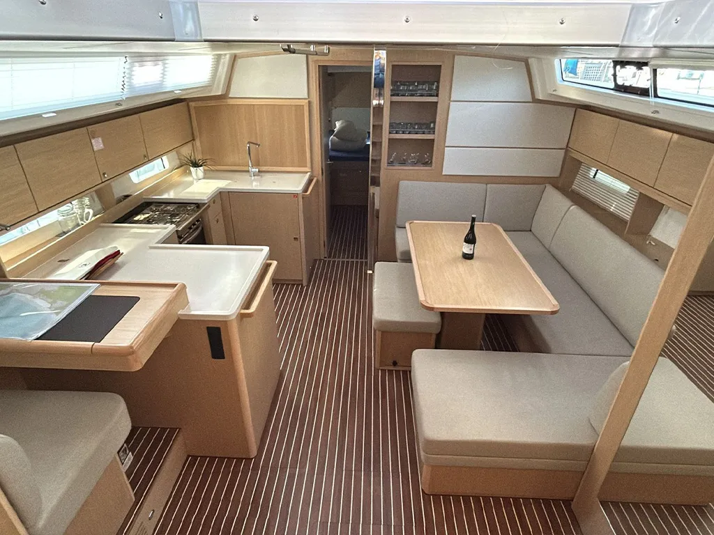 Bavaria C46 TOPAZ — фотография яхты 3