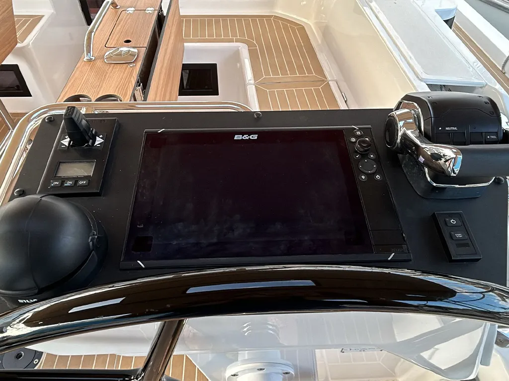 Bavaria C46 TOPAZ — фотография яхты 27