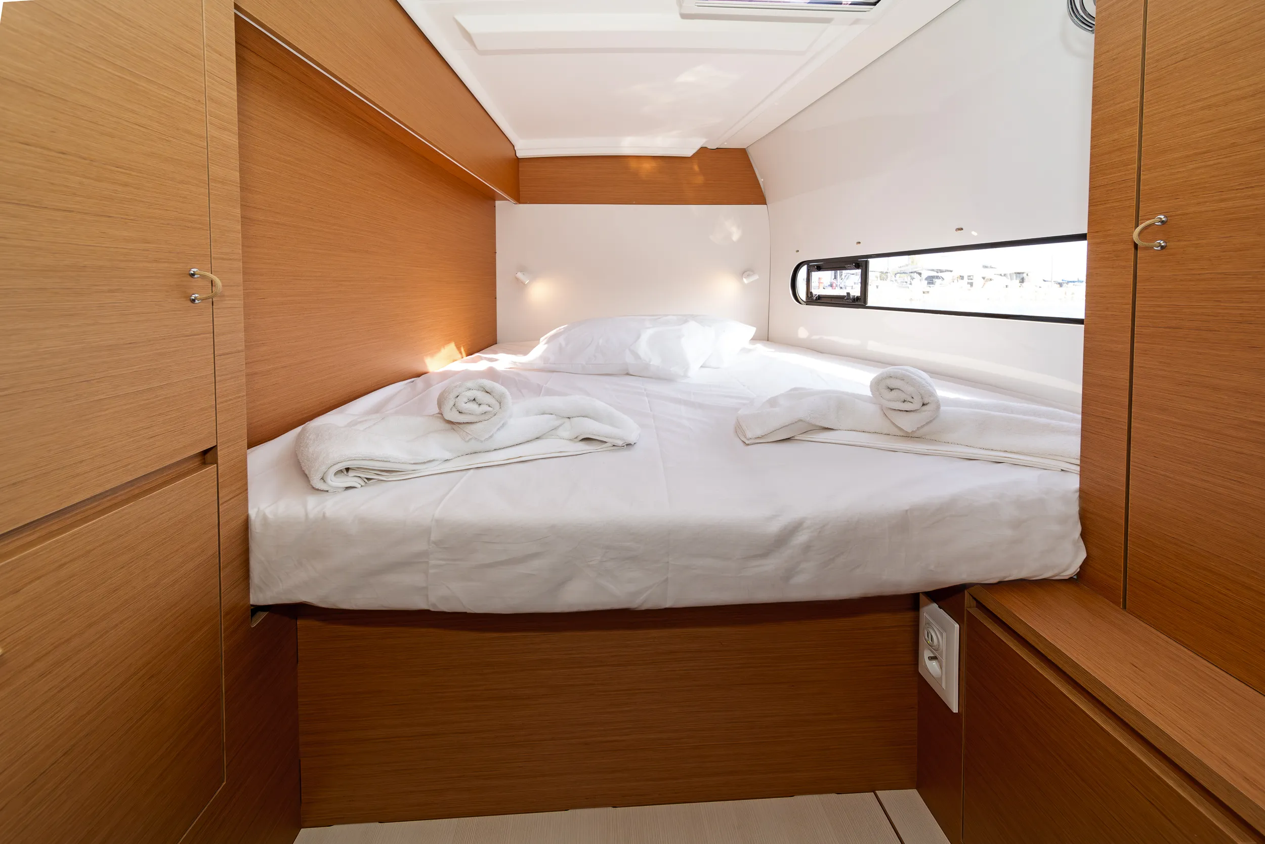 Excess 11 One Kiss — yacht photo 3