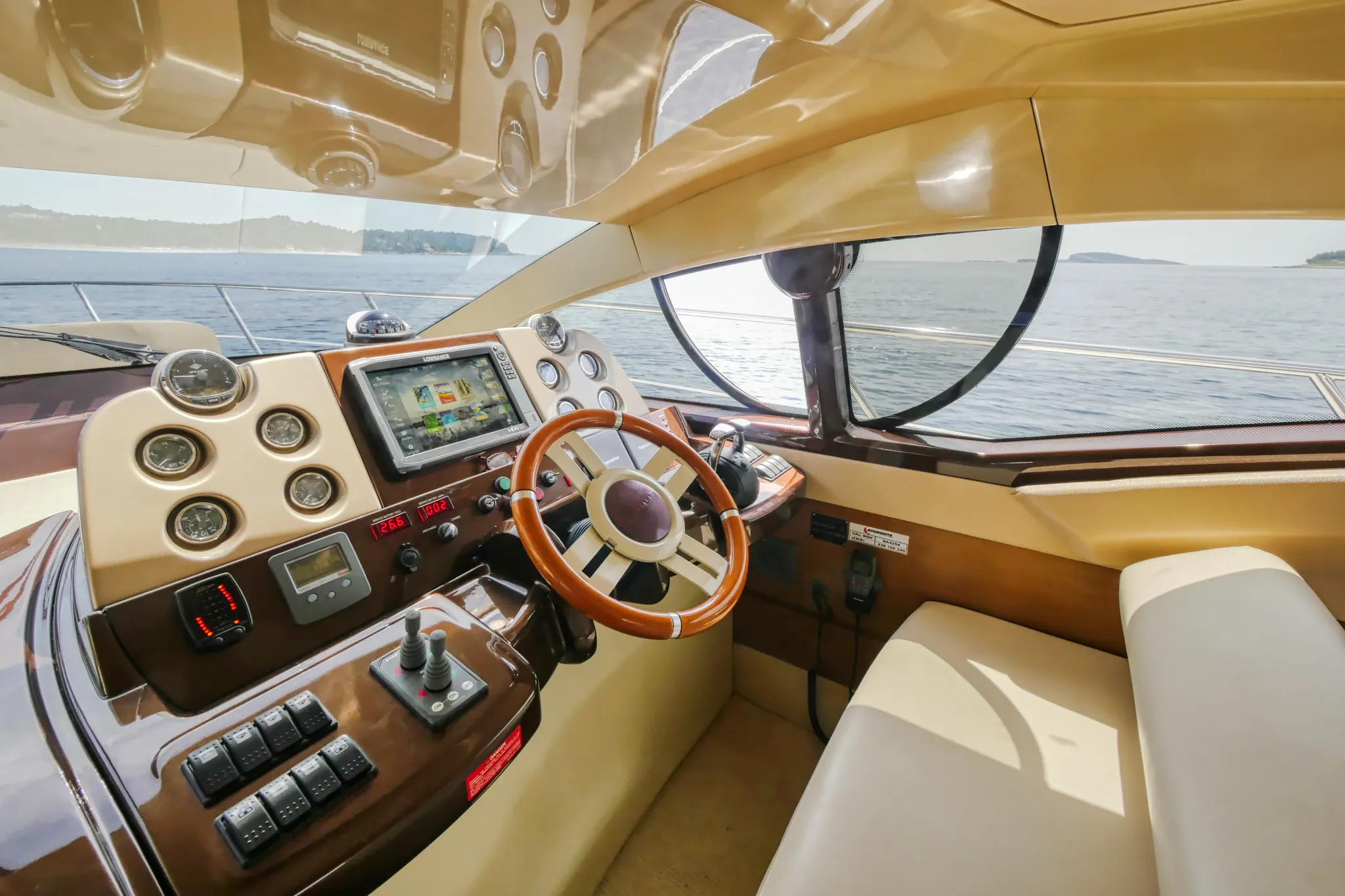 Azimut 43 S Aphrodite — jahtas foto 2