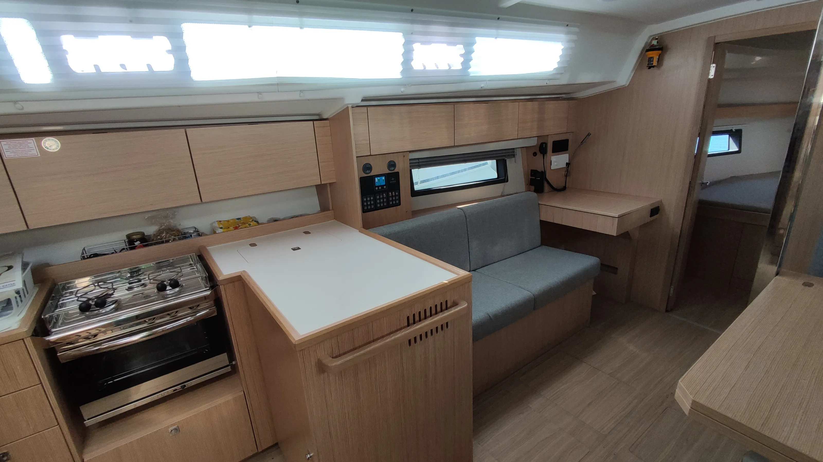 Bavaria C42 Celestia — yachtbillede 2