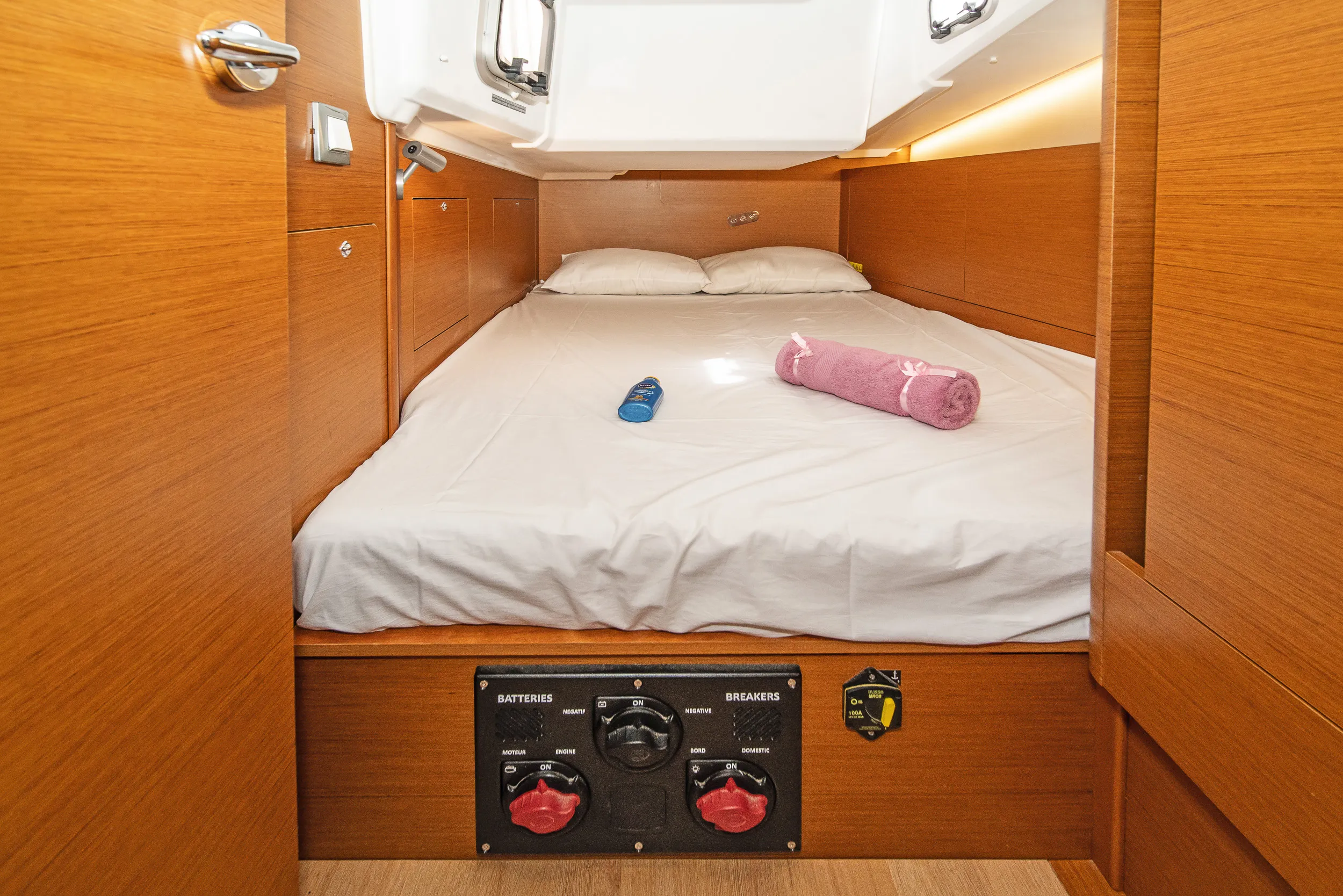 Sun Odyssey 410 Naias — фотография яхты 3