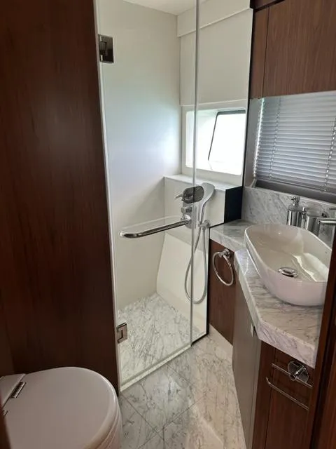 Sunseeker Manhattan 66 Eliot — yacht photo 9