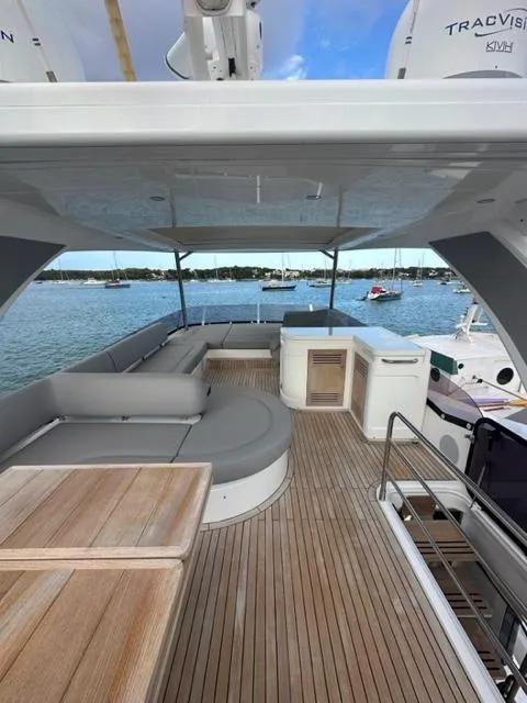 Sunseeker Manhattan 66 Eliot — yacht photo 2