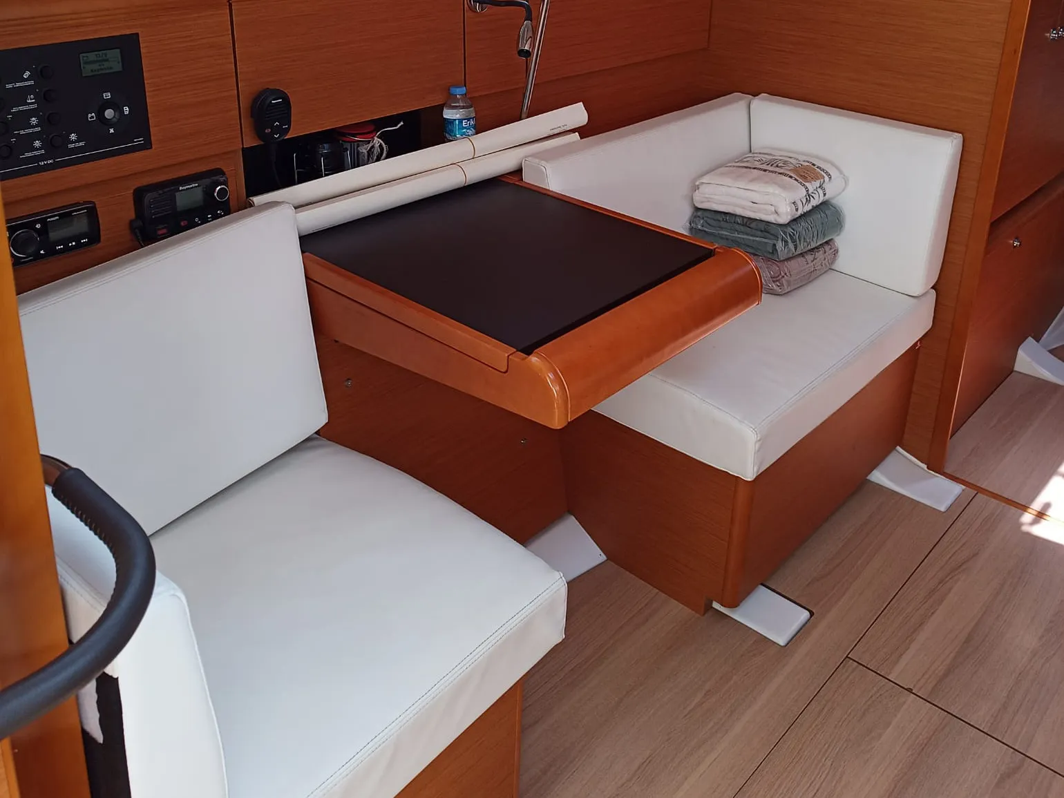 Sun Odyssey 419 Foxy — фотография яхты 15