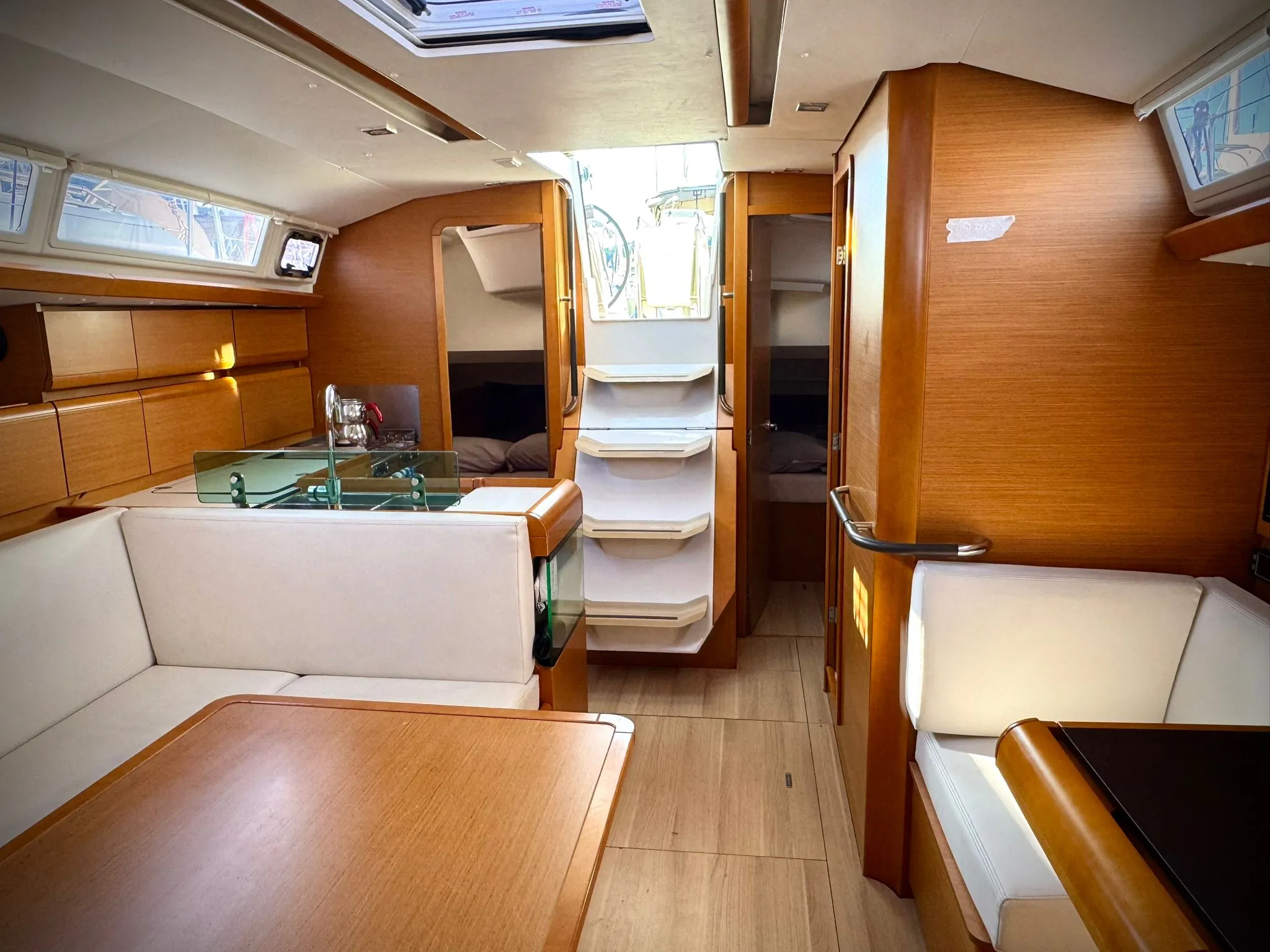 Sun Odyssey 419 Foxy — фотография яхты 2