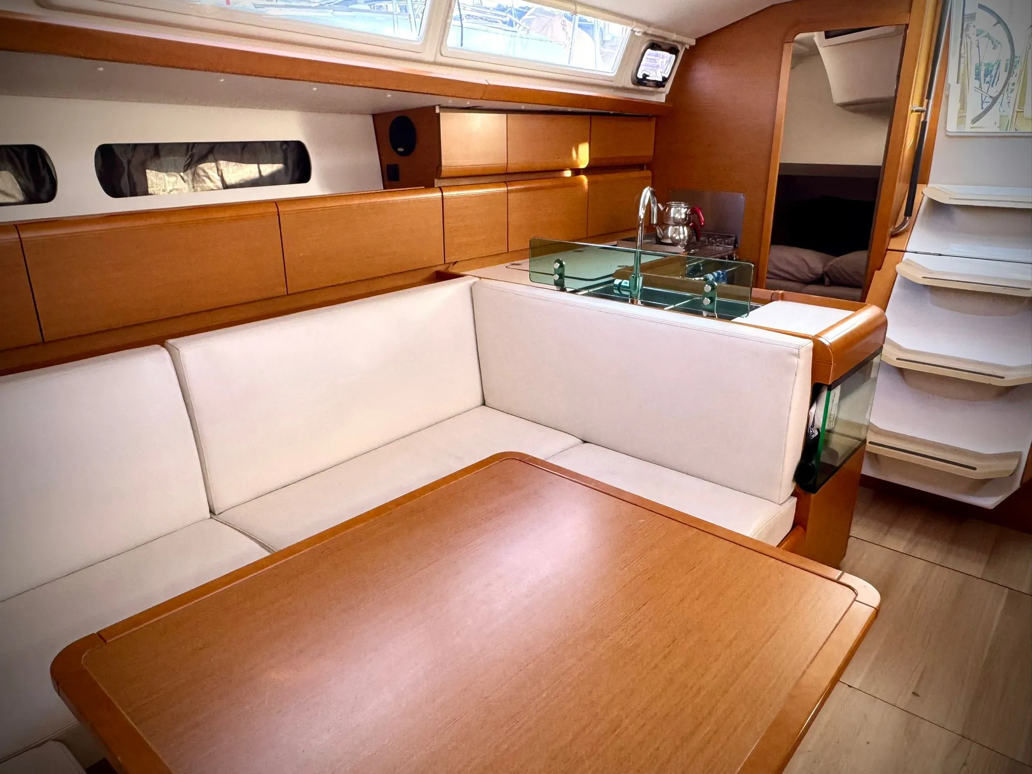 Sun Odyssey 419 Foxy — фотография яхты 7