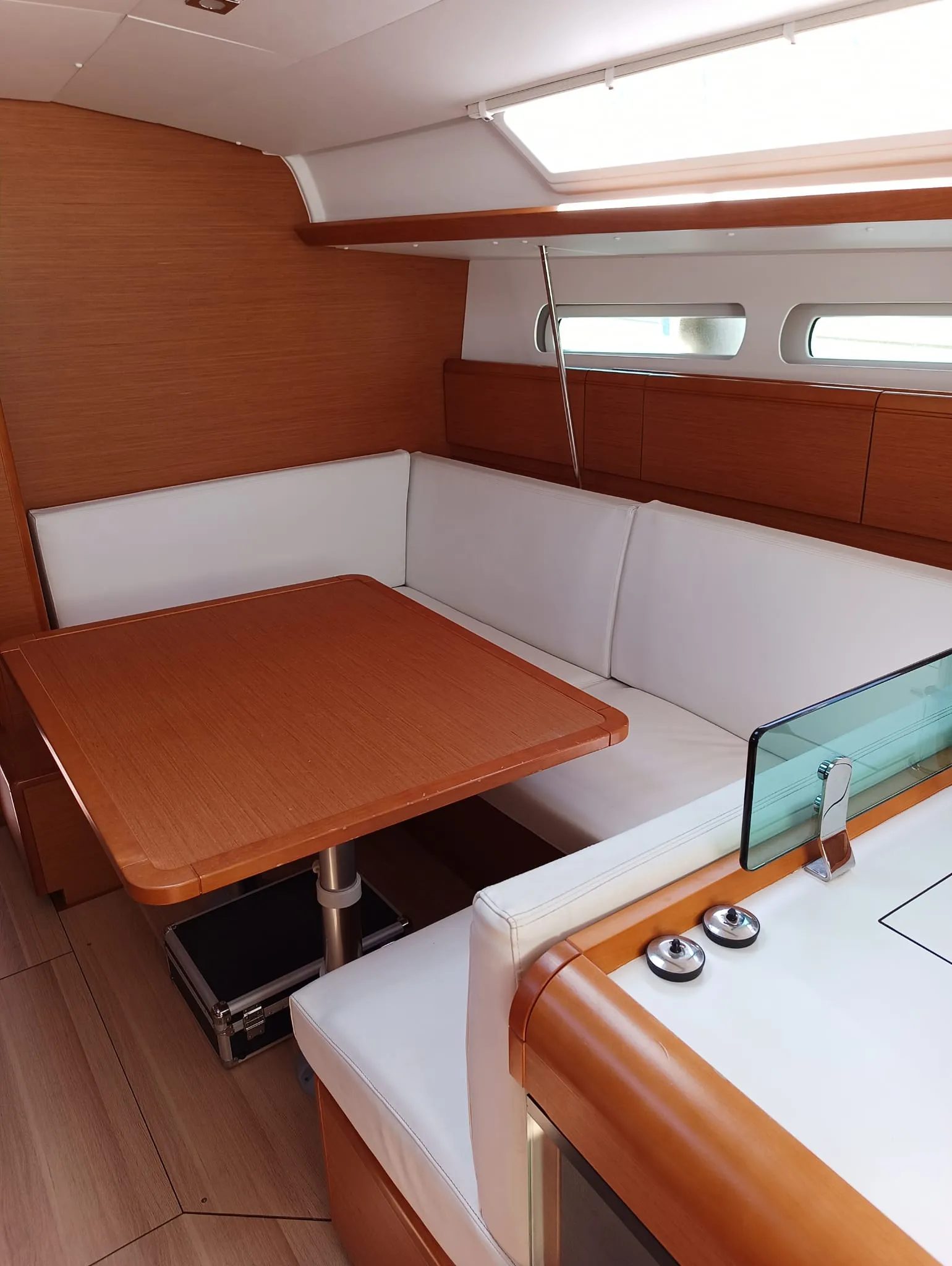 Sun Odyssey 419 Foxy — фотография яхты 22