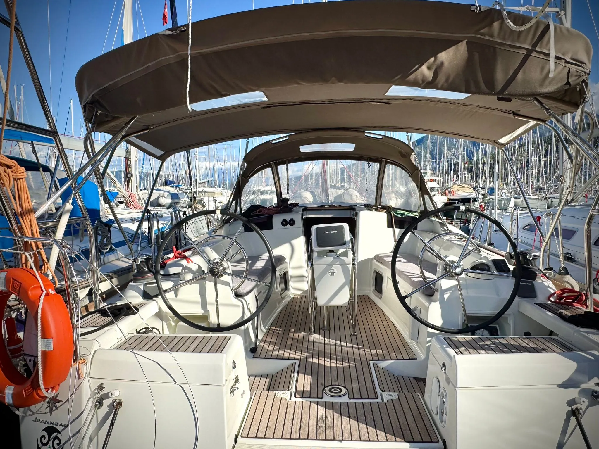 Sun Odyssey 419 Foxy — фотография яхты 14