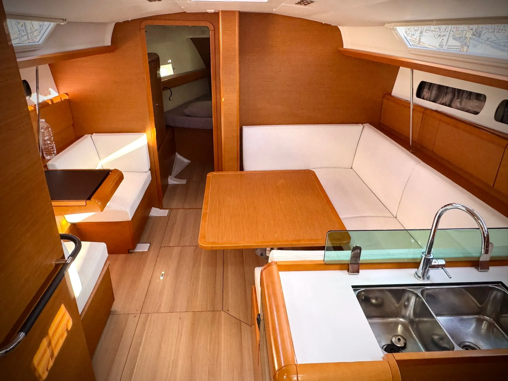 Sun Odyssey 419 Foxy — фотография яхты 9