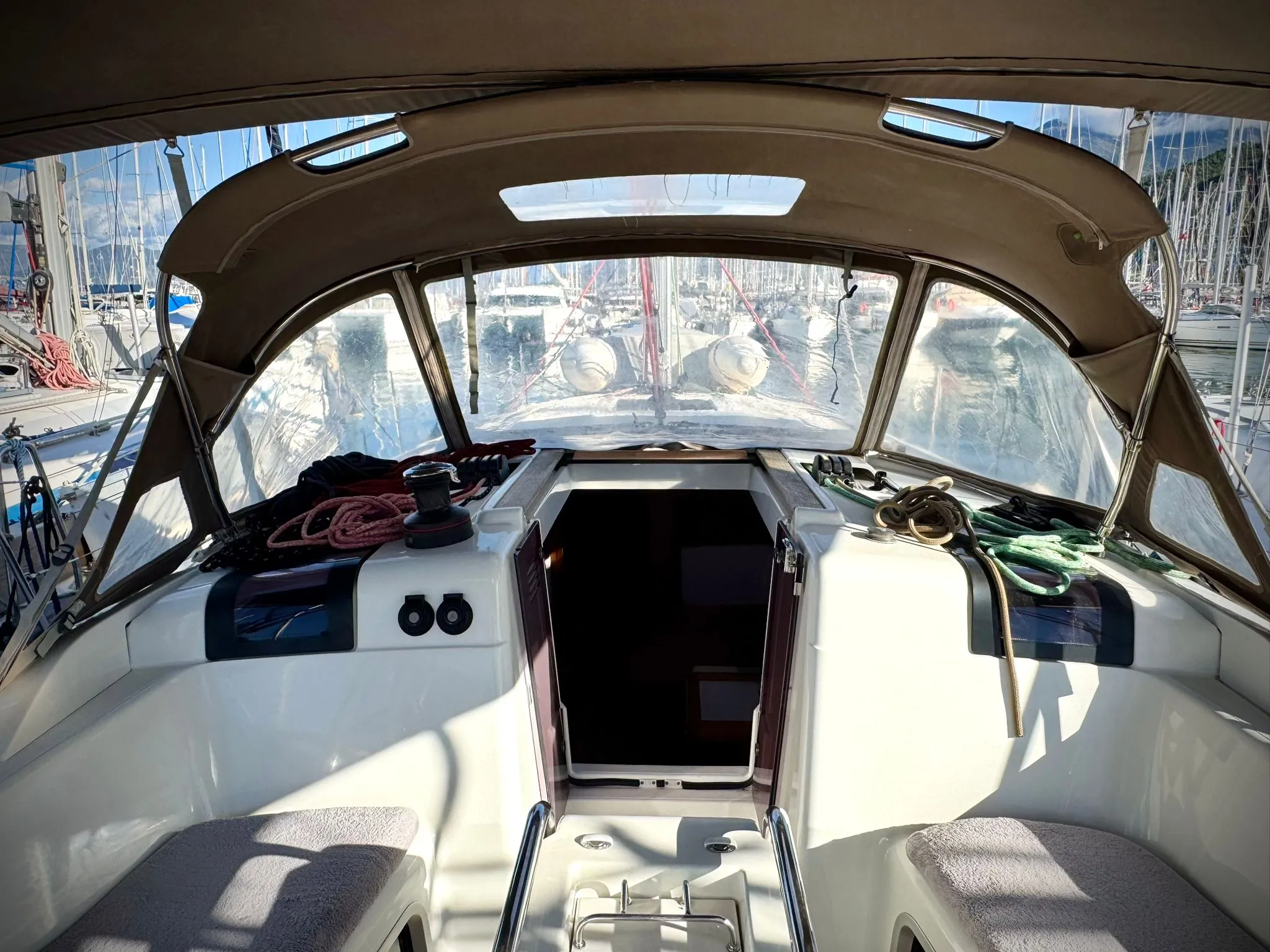 Sun Odyssey 419 Foxy — фотография яхты 11