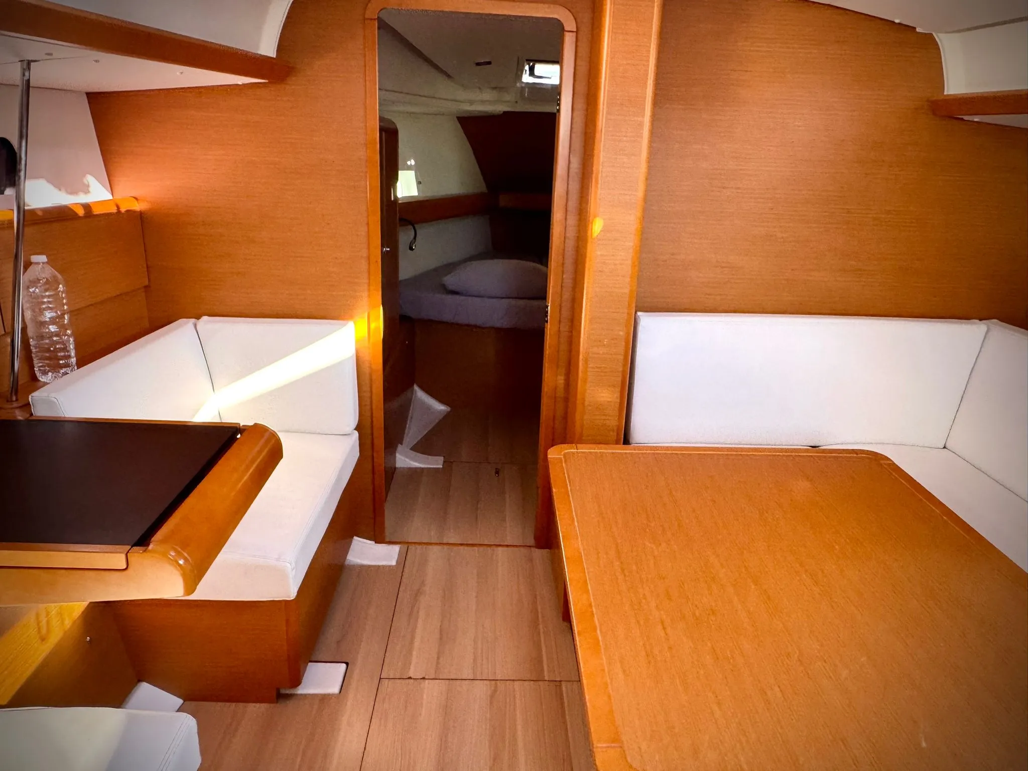 Sun Odyssey 419 Foxy — фотография яхты 4