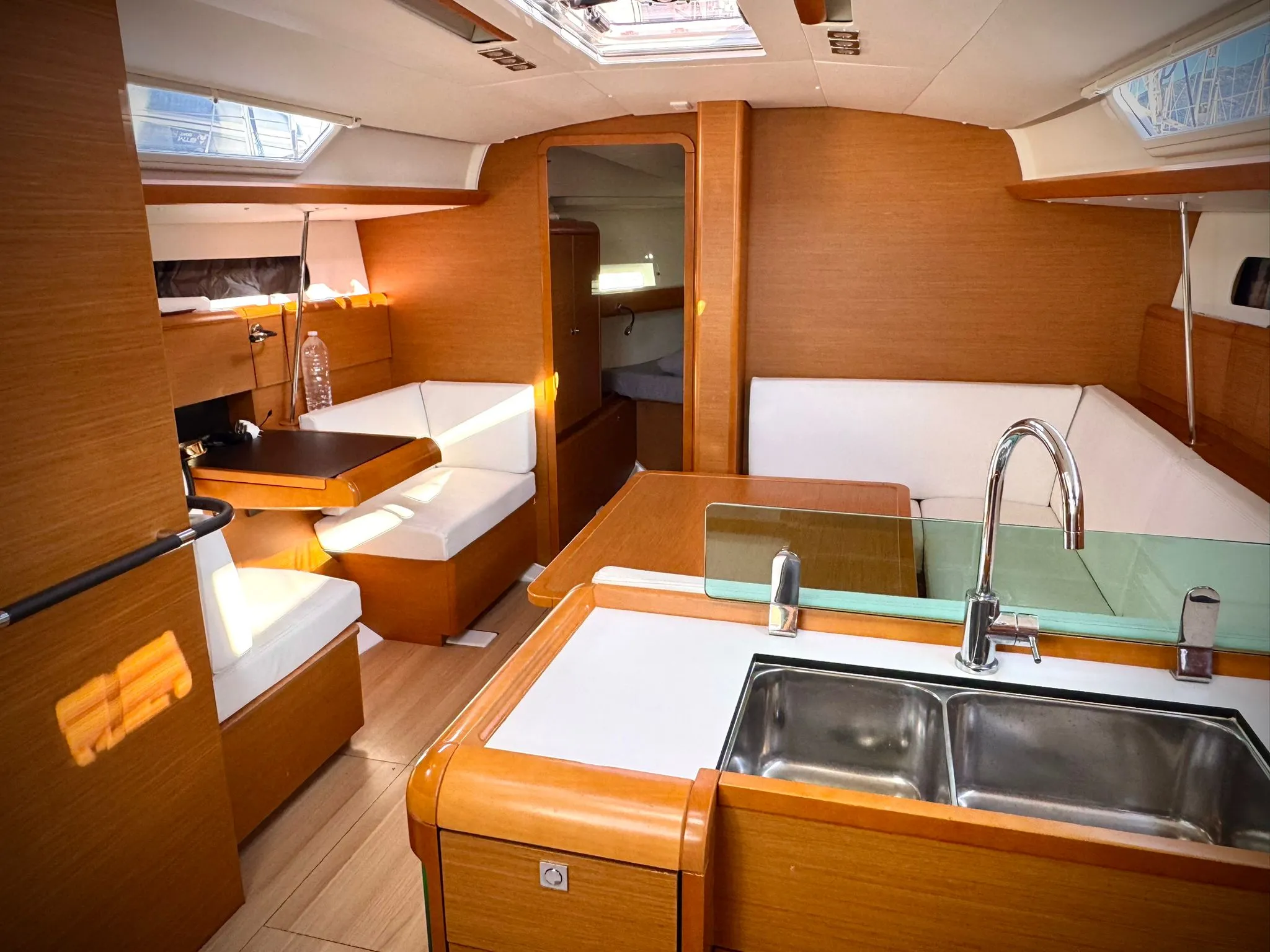 Sun Odyssey 419 Foxy — фотография яхты 18