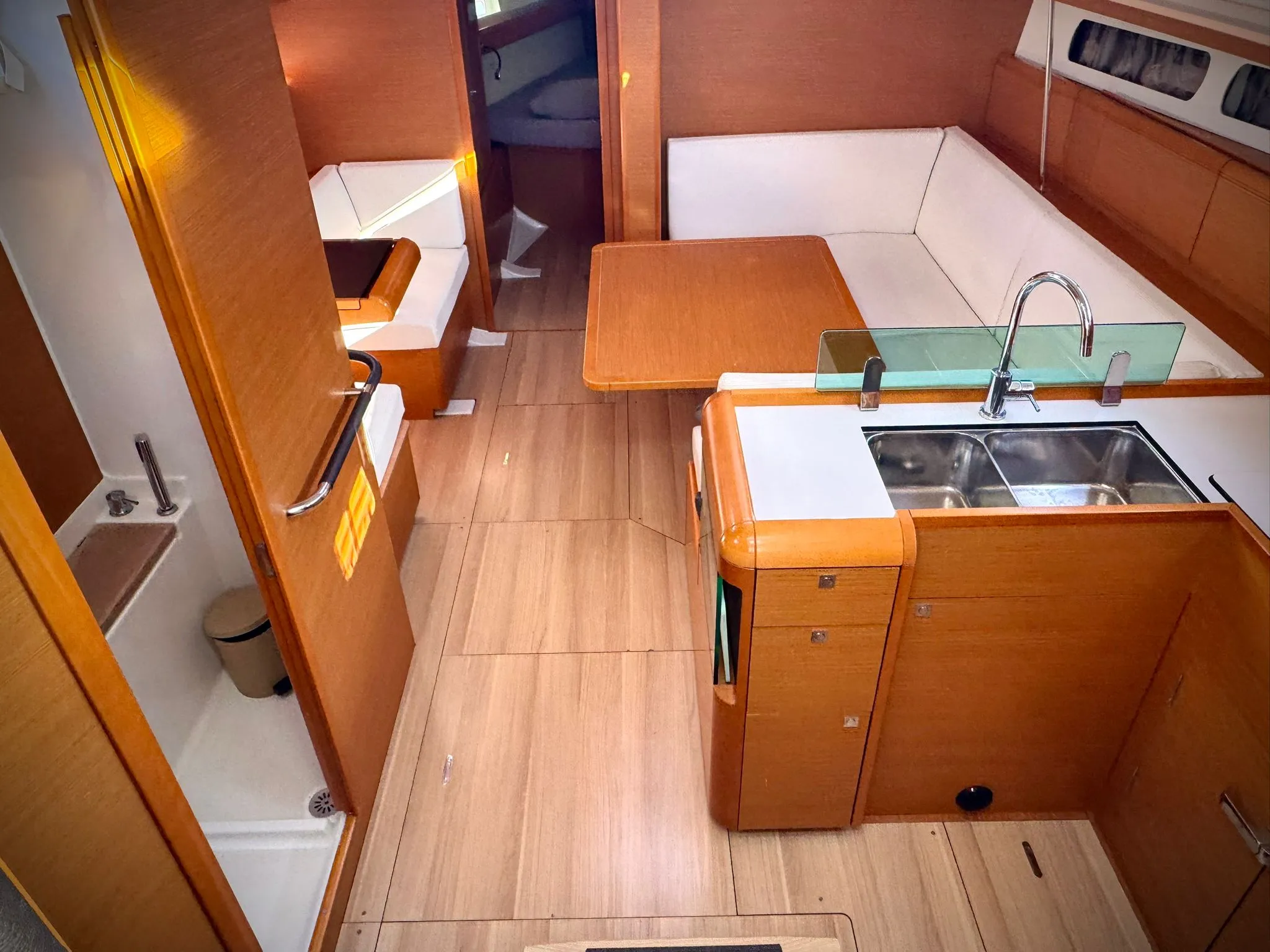 Sun Odyssey 419 Foxy — фотография яхты 21