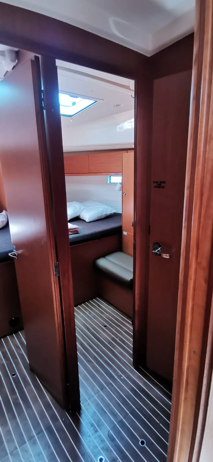 Bavaria Cruiser 46 Volante — yacht photo 4