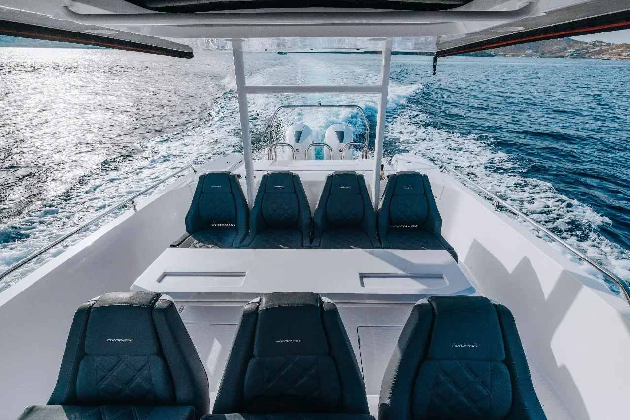 Axopar 37 Sun Top Apollo — yacht photo 10
