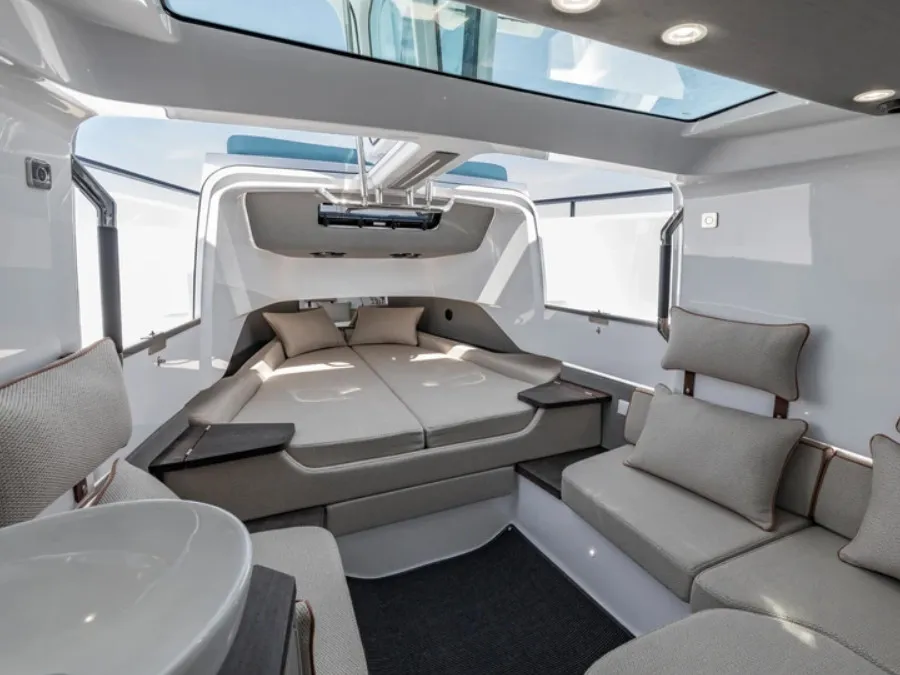 Axopar 37 Sun Top Apollo — yacht photo 5
