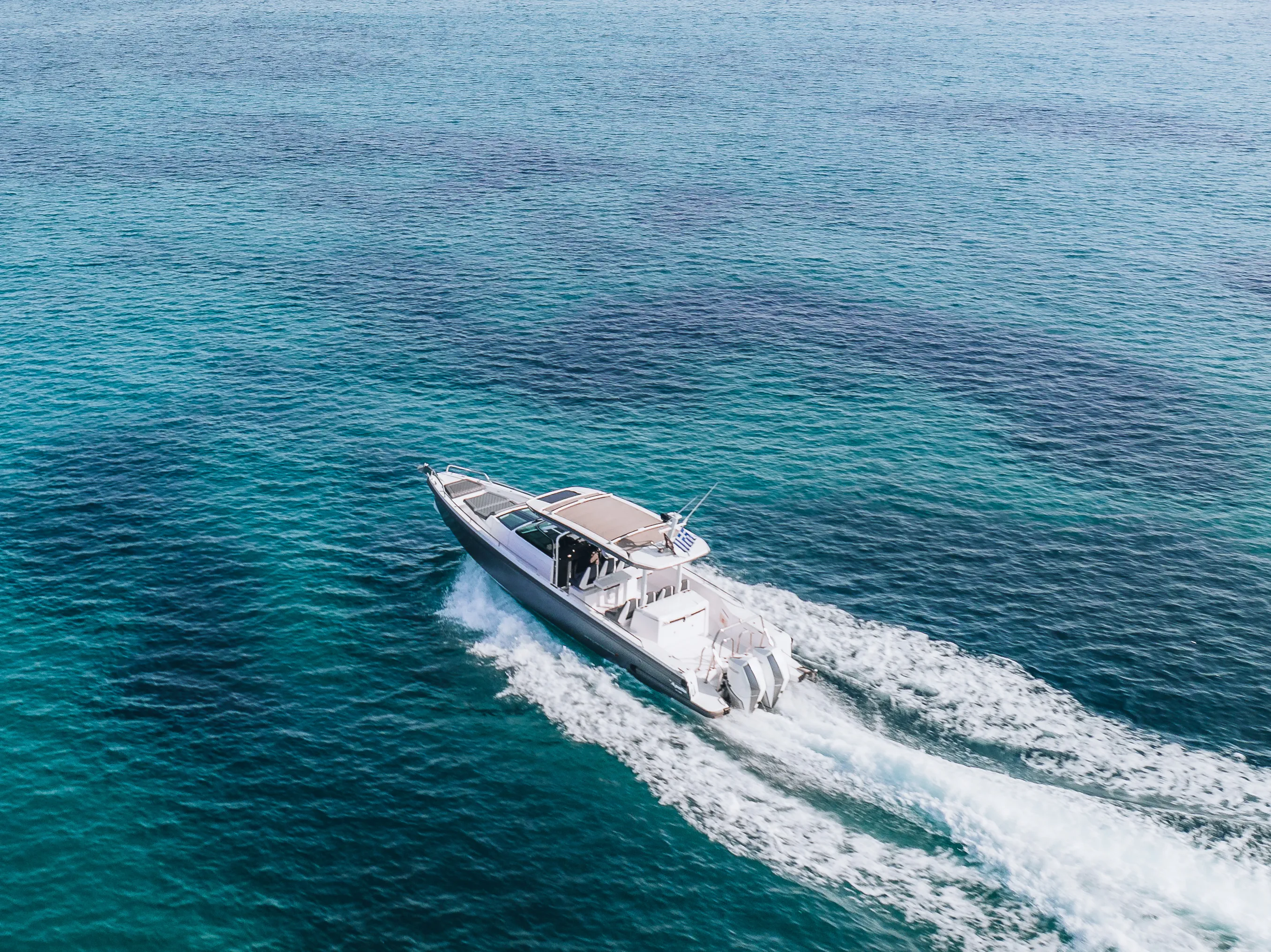 Axopar 37 Sun Top Apollo — yacht photo 9