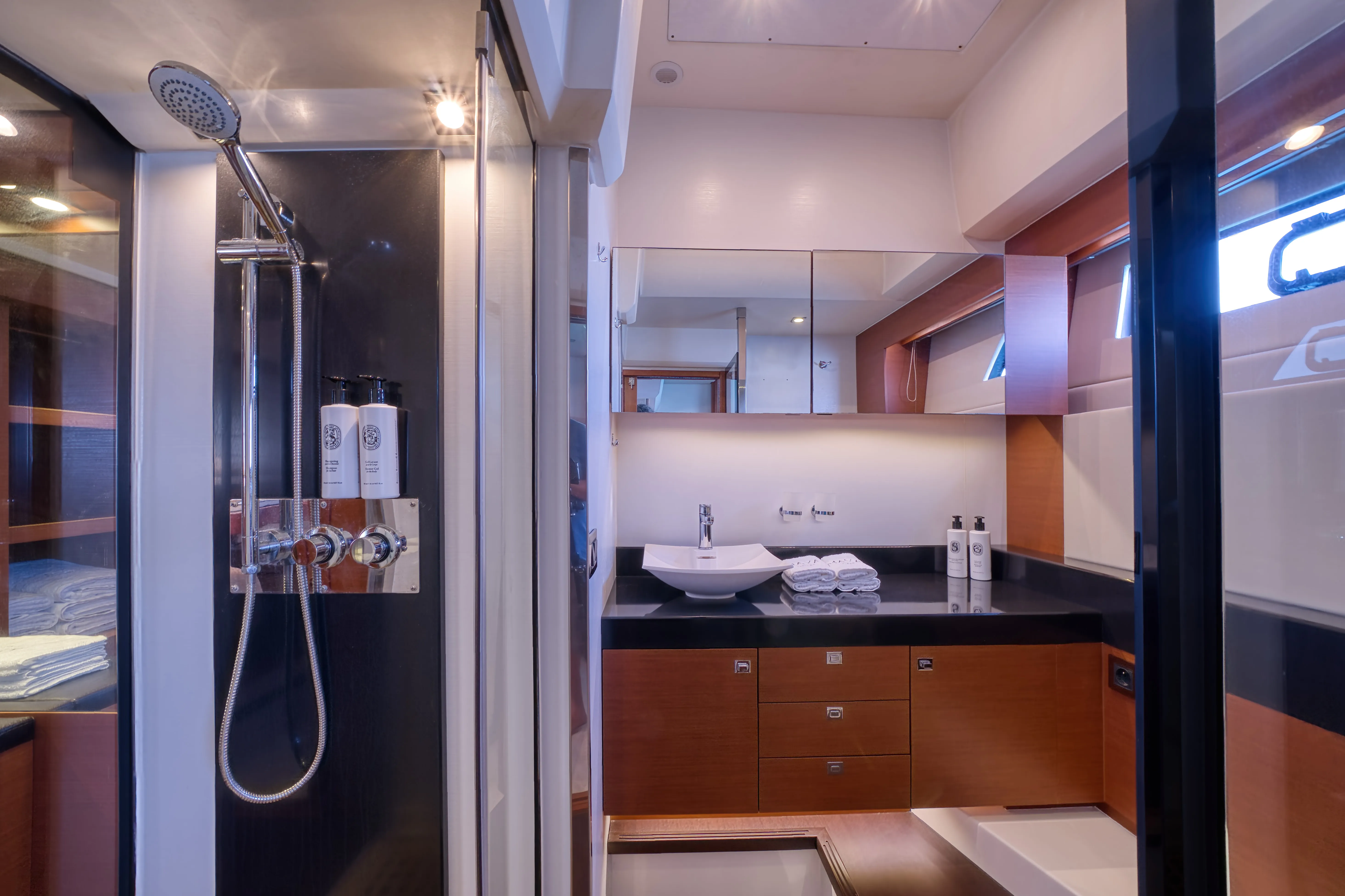 Prestige 550 Fly Maya — jahtikuva 23