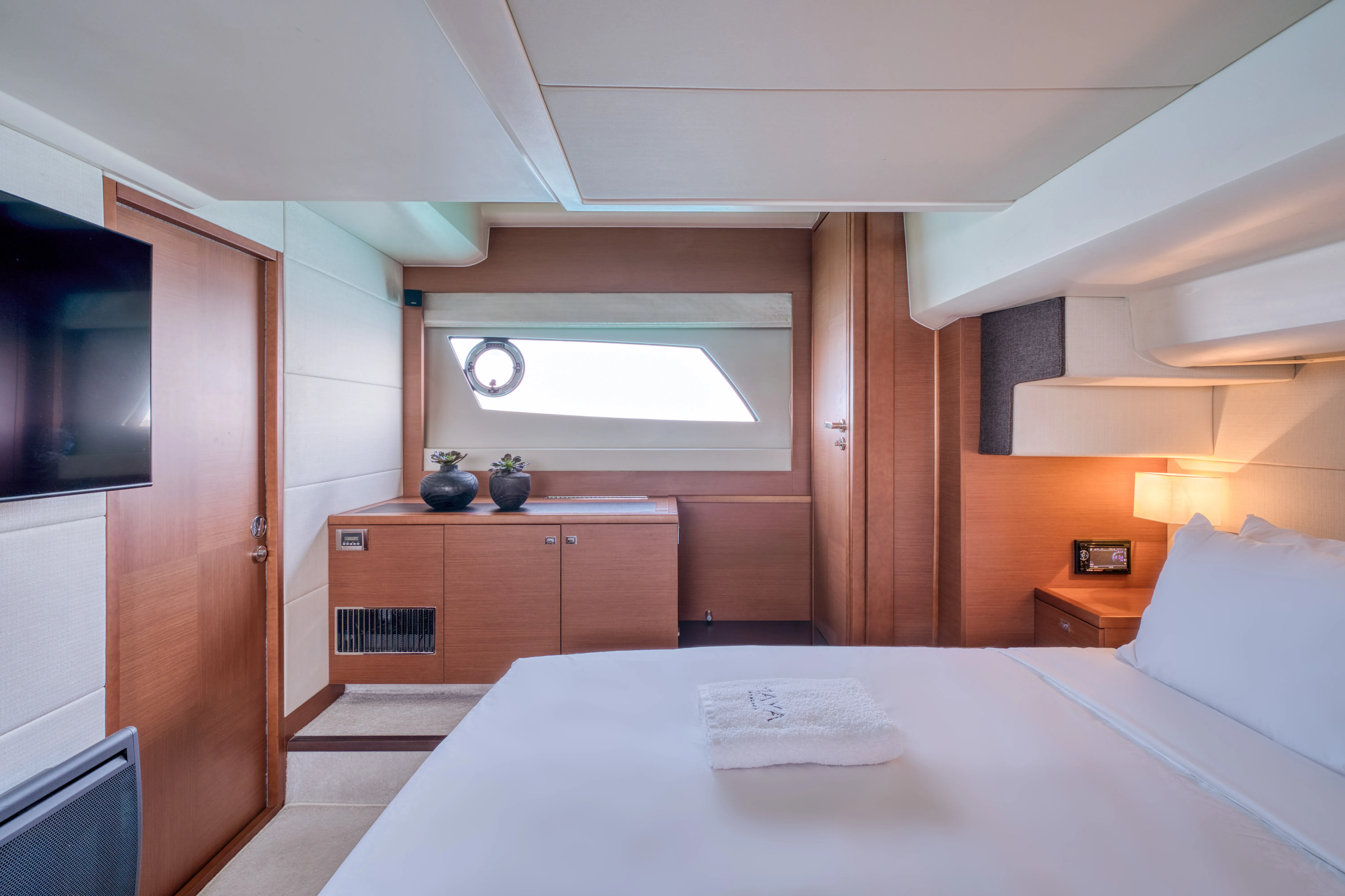 Prestige 550 Fly Maya — jahtikuva 10
