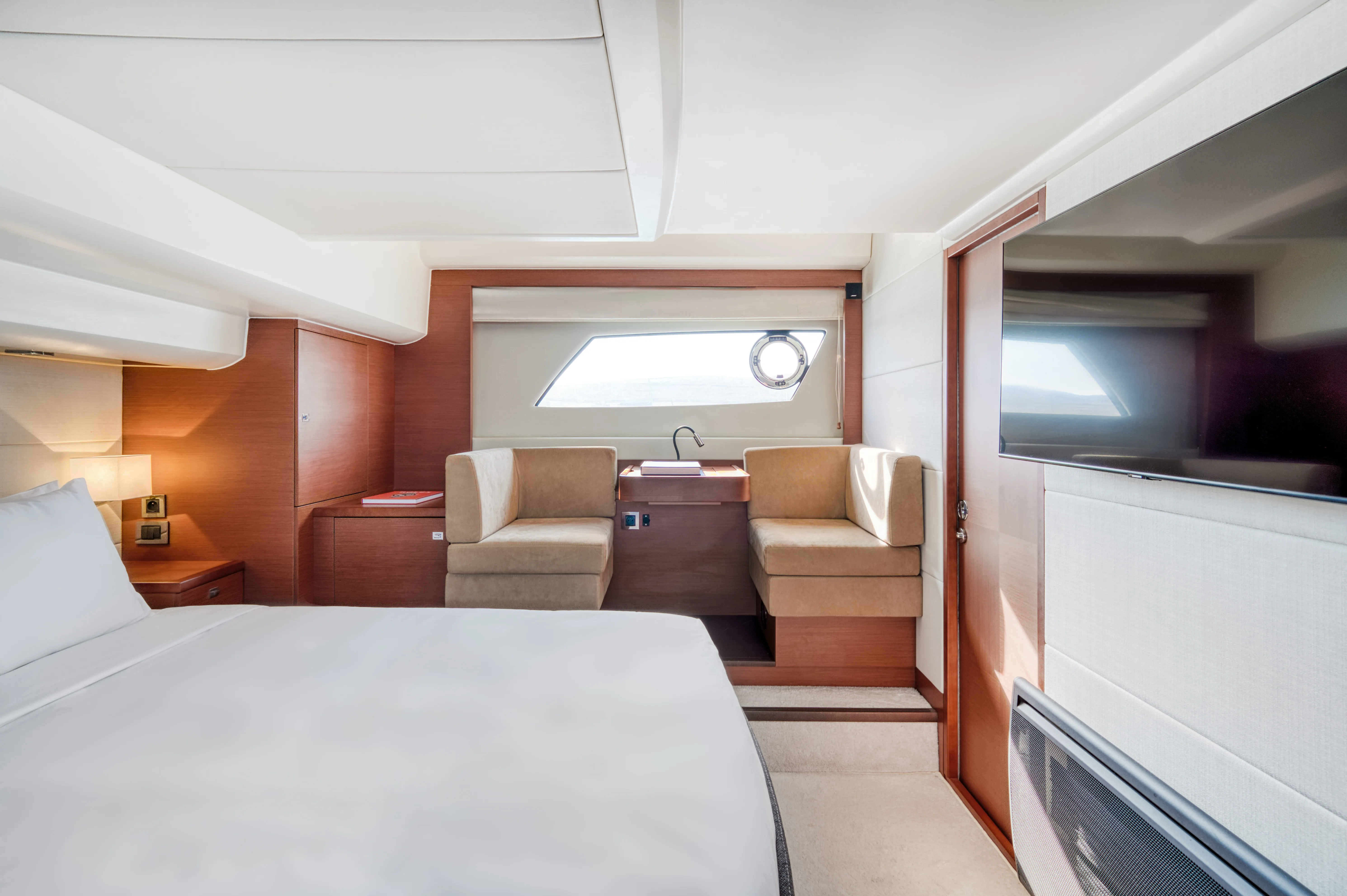 Prestige 550 Fly Maya — jahtikuva 3