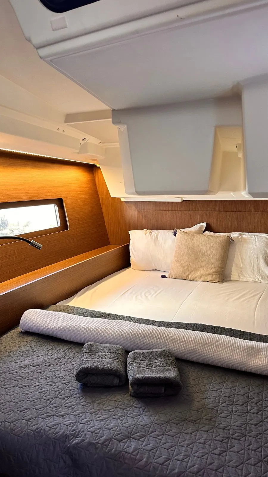Oceanis 46.1 Evgenia — jahtikuva 2