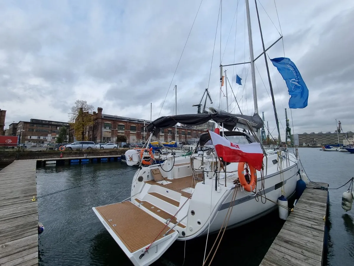 Bavaria 45 Tetras — yacht photo 6