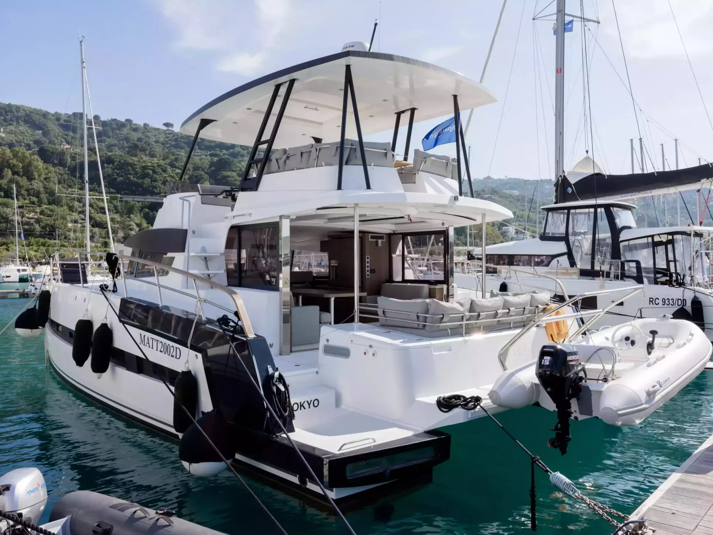 Bali 4.3 MY Tokyo — yacht photo 1