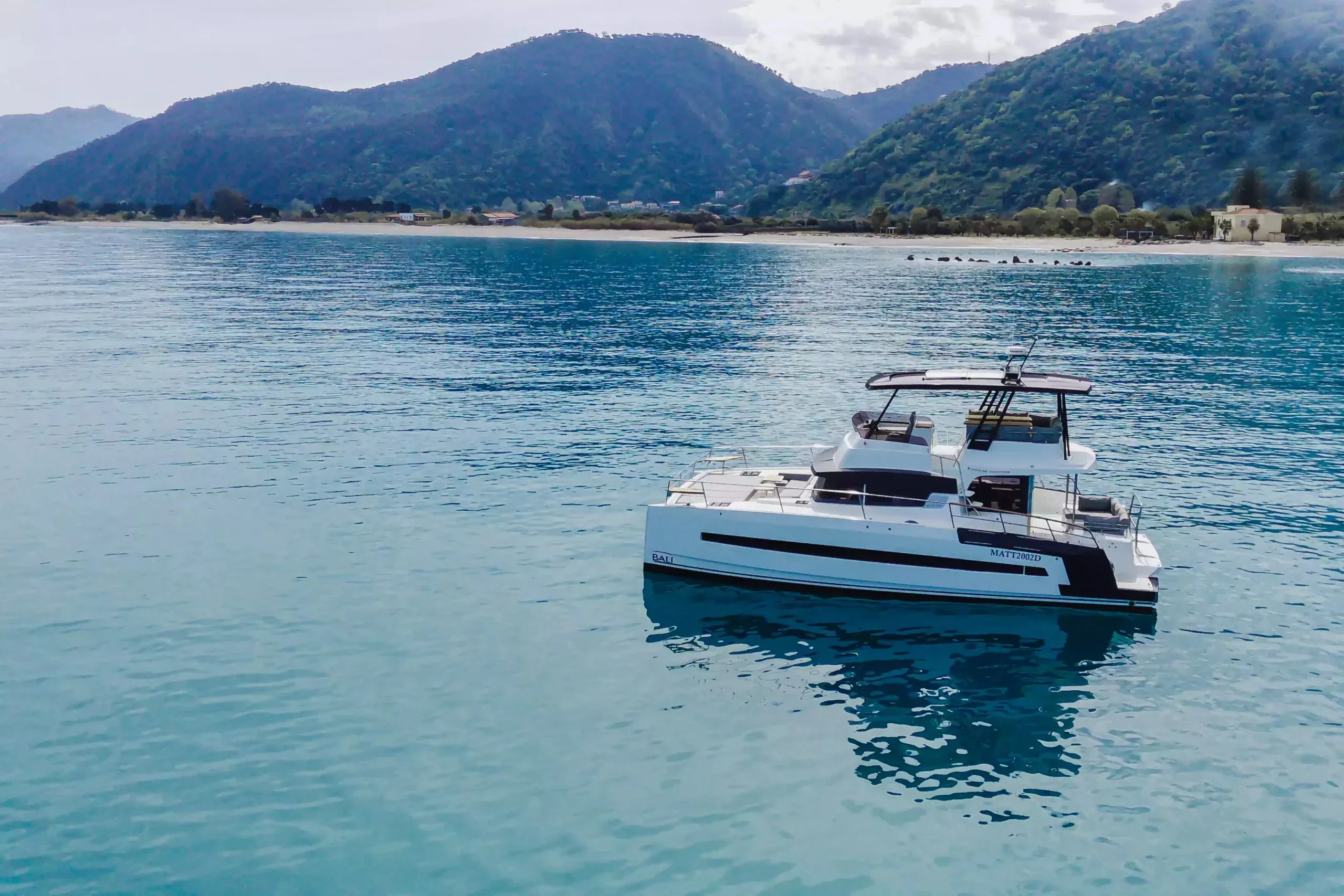 Bali 4.3 MY Tokyo — yacht photo 7