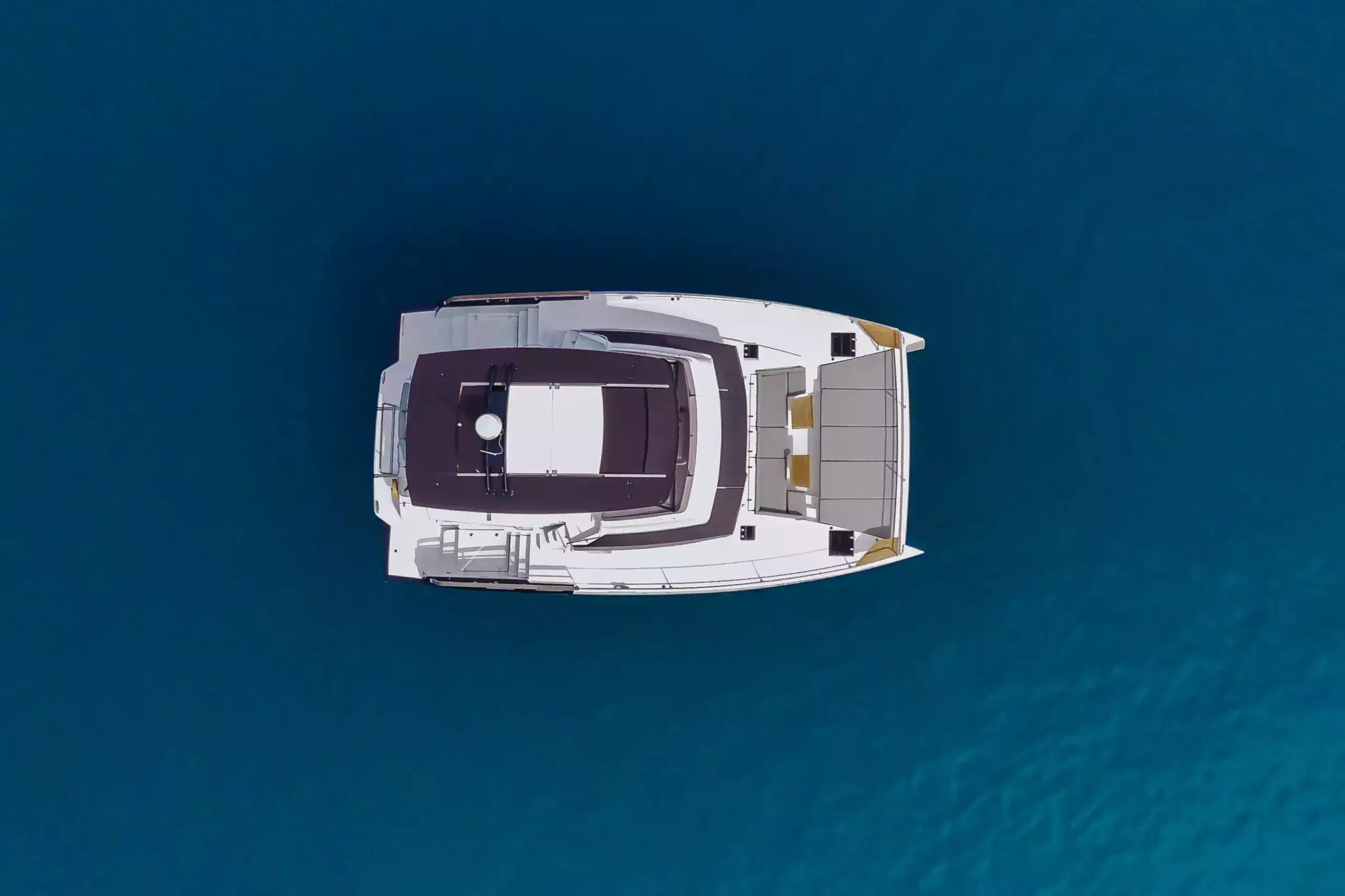 Bali 4.3 MY Tokyo — yacht photo 3