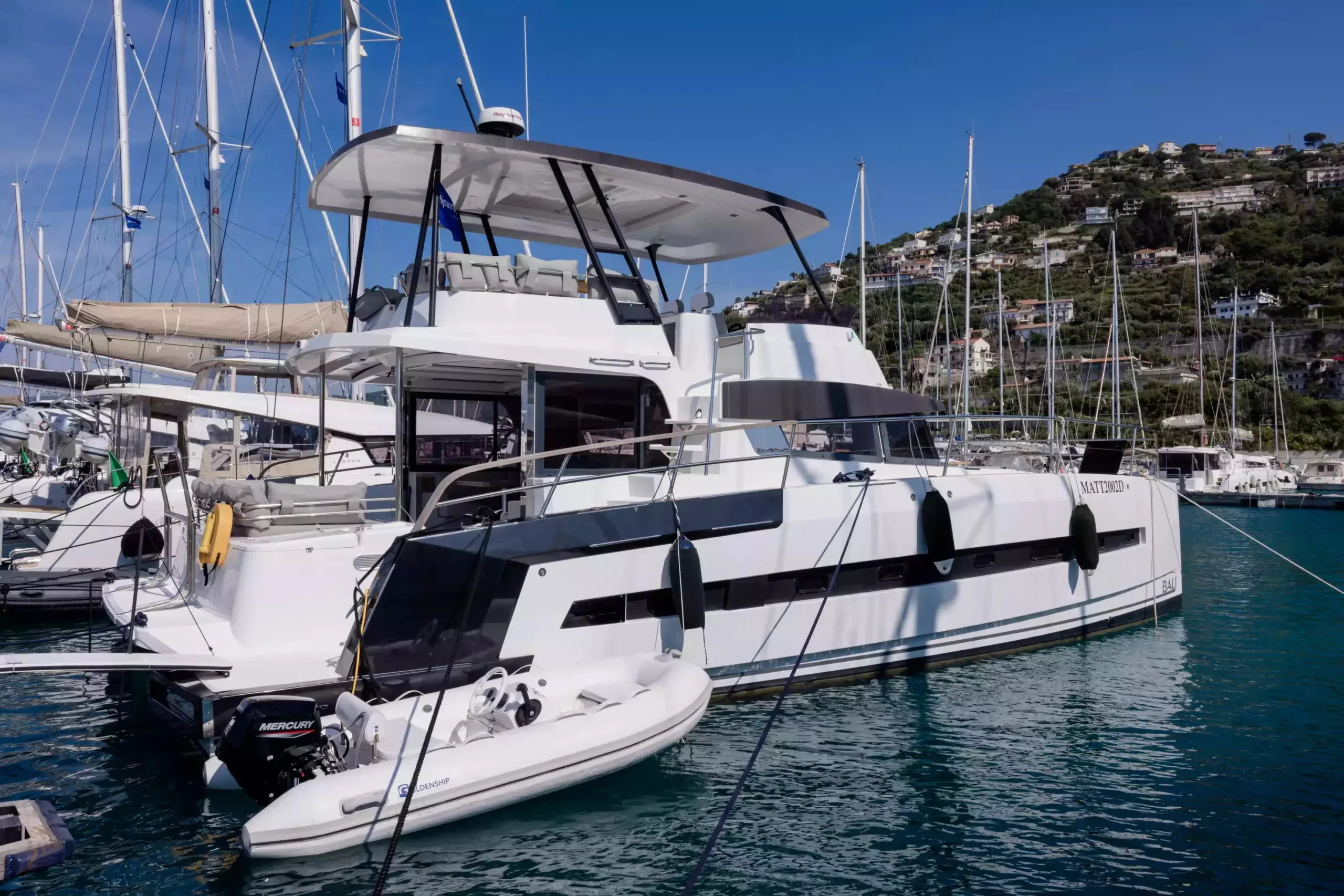 Bali 4.3 MY Tokyo — yacht photo 5