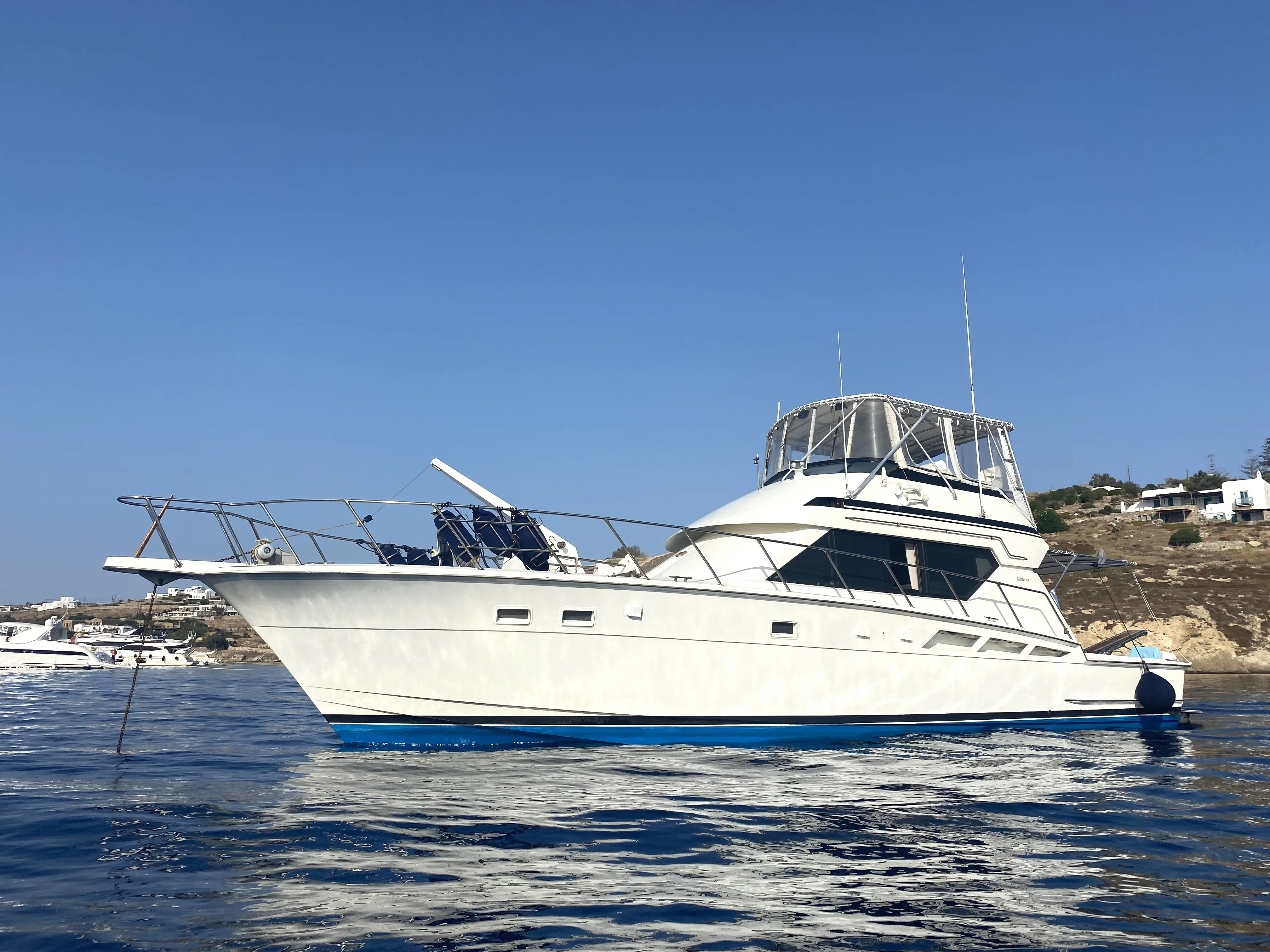 Hatteras 50 Convertible Tipejyas — yacht photo 1